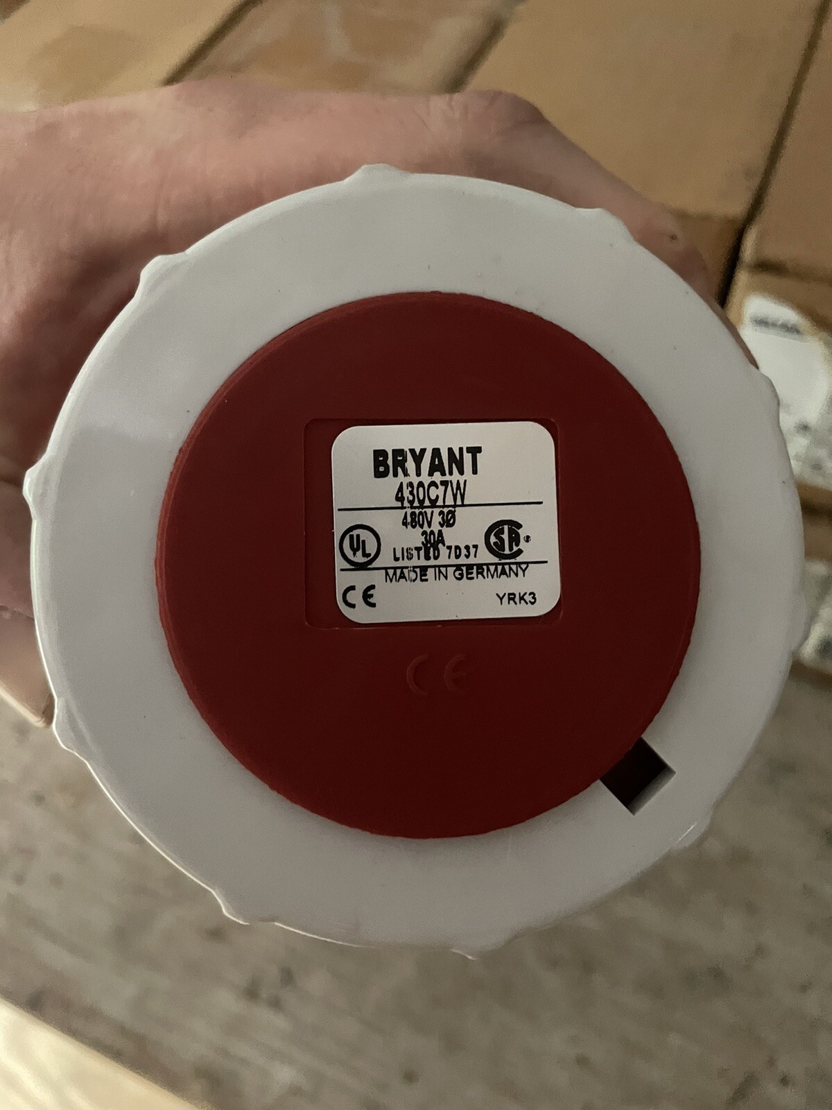 BRYANT IEC 309 Series 1 &. l Pin & Sleeve Plugs & Connectors