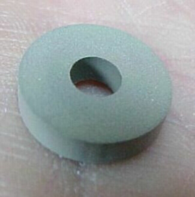 Lot 100 Chomerics EMI Electro Conductive Silicone Rubber Powder Metal Washers