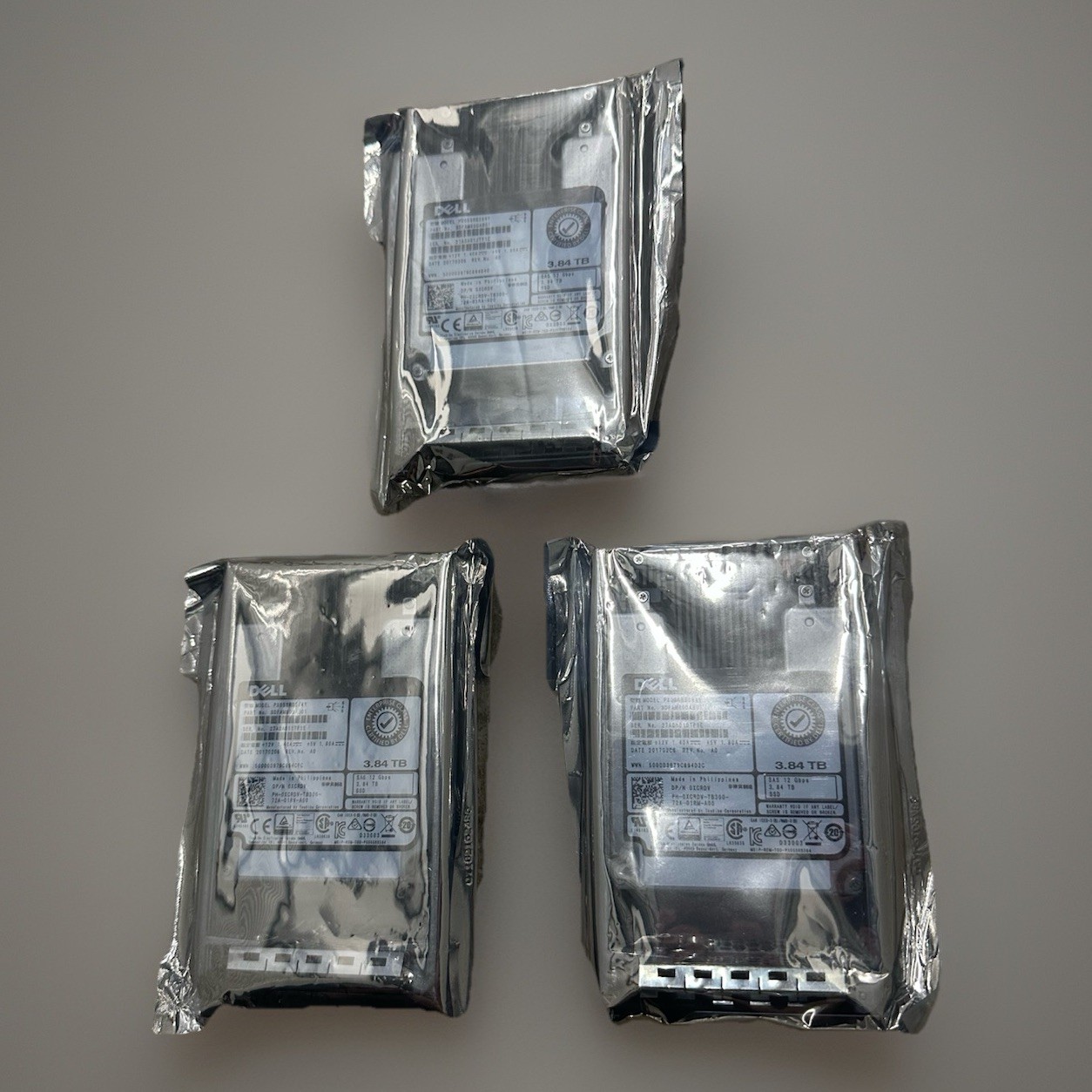 LOT of 3 New DELL PX05SRB384Y 3.84TB SSD 12Gbps 2.5″ SAS Solid State Drives MLC
