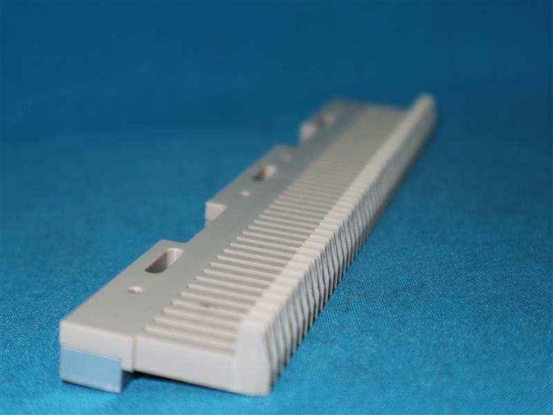 Lot 2pcs 62002400-UT 62002400UT Retainer POS Square ASSY New No Box