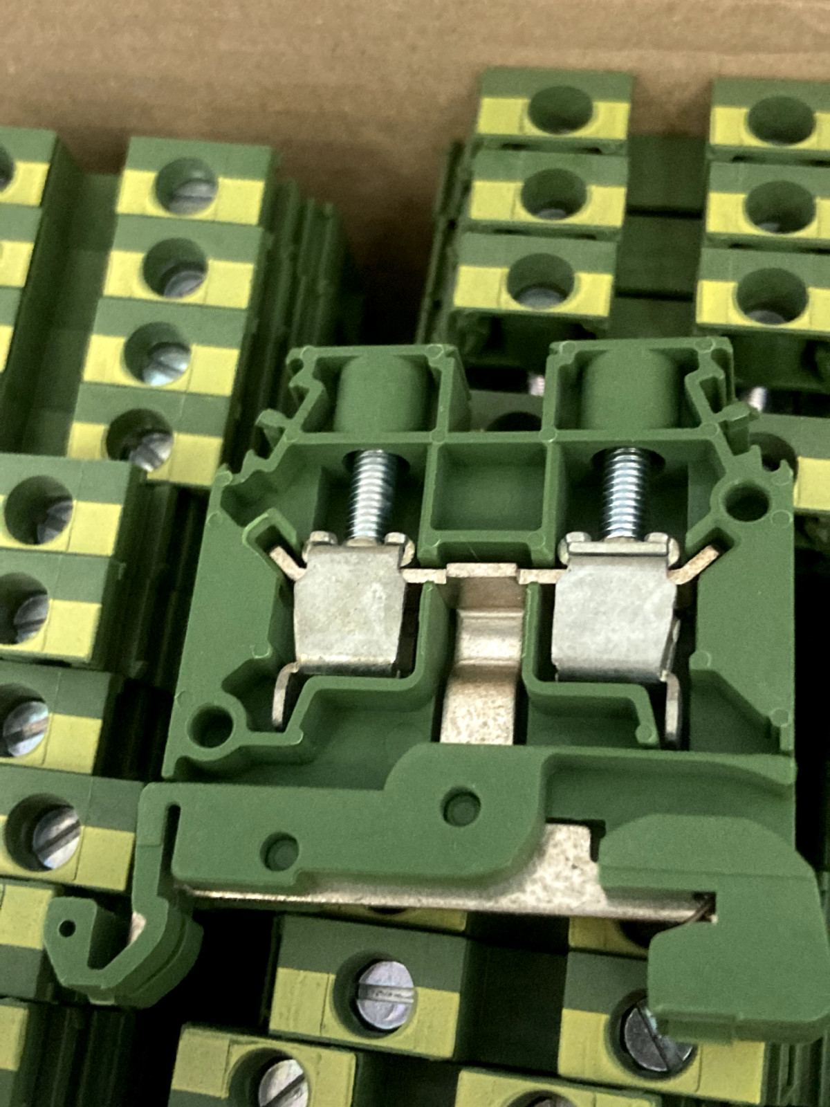 ENTRELEC 1SNA165830R2100 TERMINAL BLOCKS BOX OF 50 D6/8P NIB