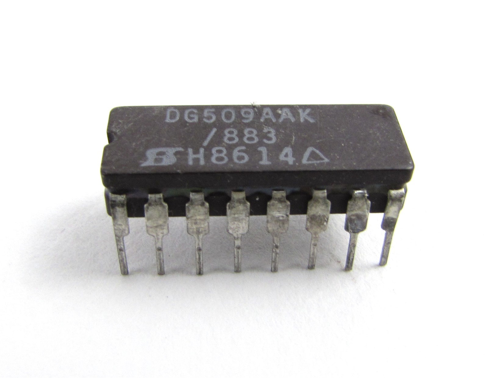 Maxim Integrated Circuit DG509AAK/883B, 400 Ohm, +/-4.5V ~ 18V, -55°C Deg 125°C
