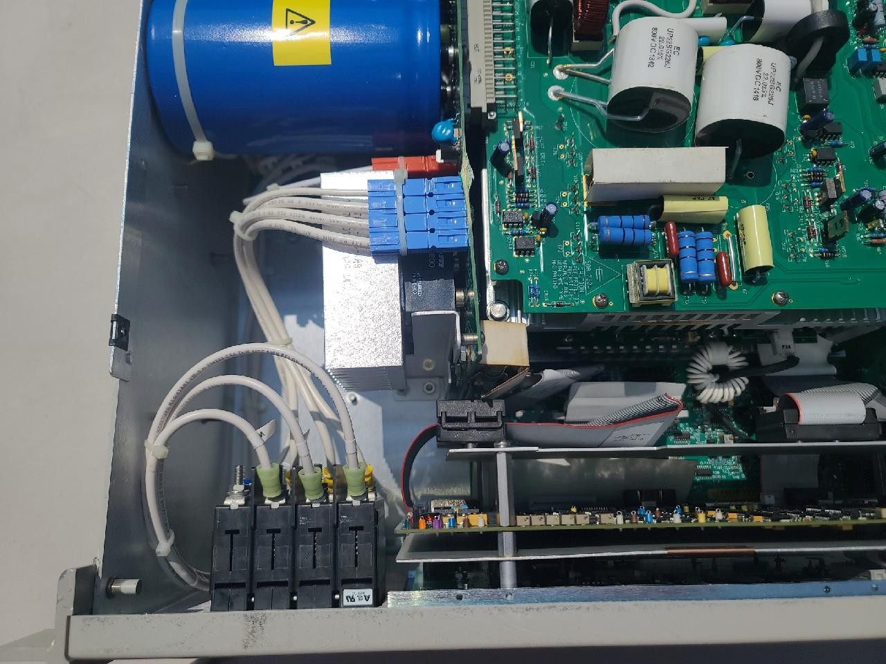 California Instruments 5kVA AC Power Source Model 5001iX Series II