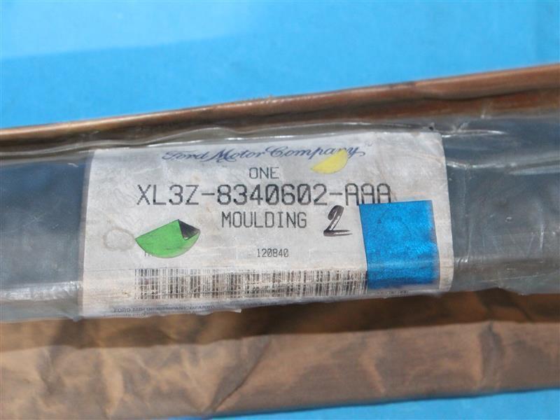 Ford XL3Z-8340602-AAA XL3Z8340602AAA Molding NEW NNB