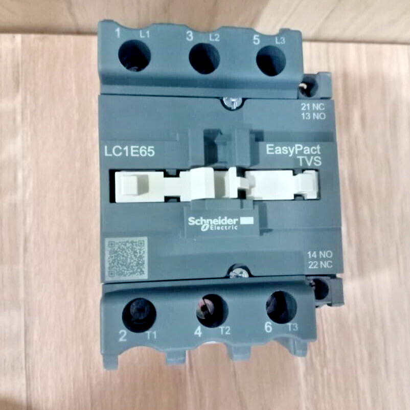 1PC-Schneider LC1E65M7 EasyPact TVS contactor 3P-AC-3= 440V 65A- 220V-NEW