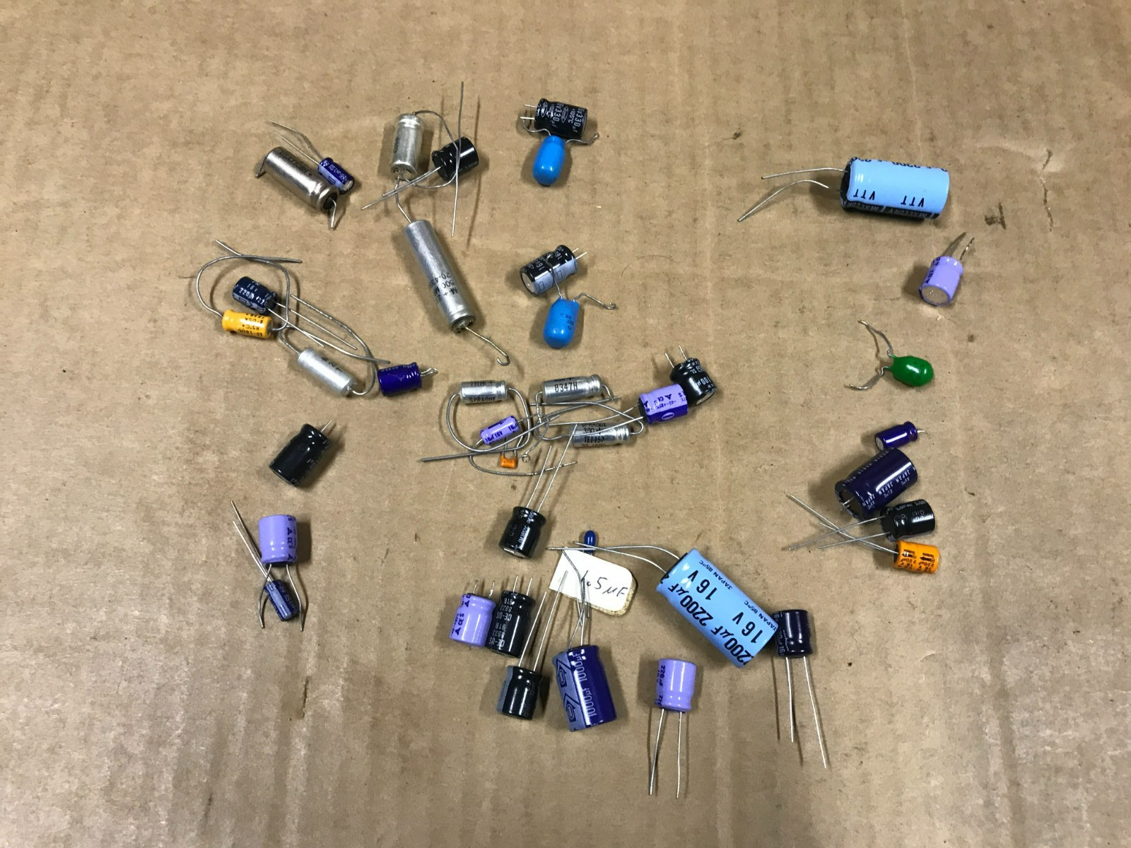 Vintage Lot Of 3-16 Volt Capacitors – (35-40 Pieces In Lot)