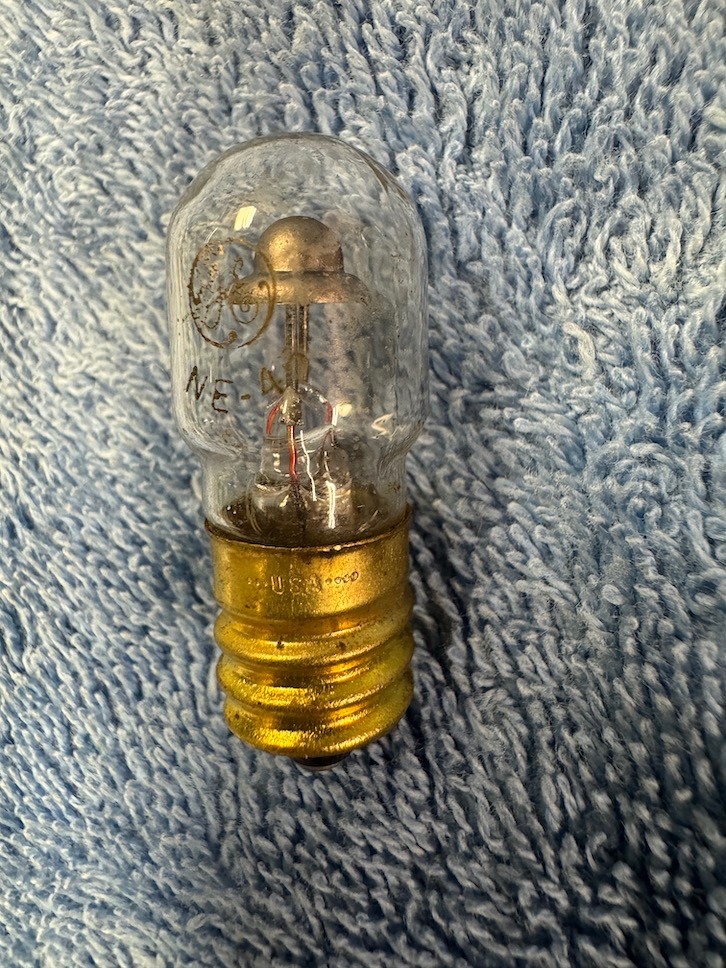 1 GE SCREW IN BASE NE45 bulb neon Hickok TV-7D/U tube tester short lamp 120 VAC