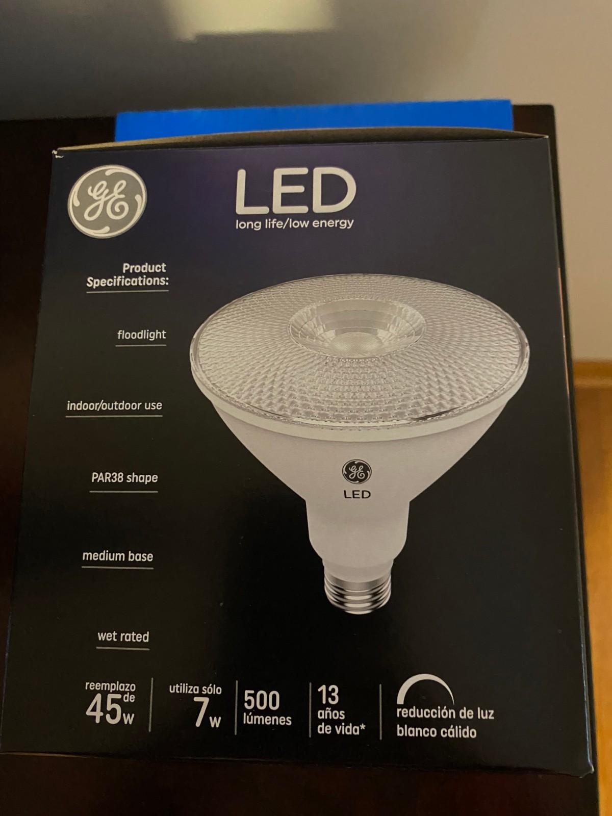 NEW GE LED 7 WATT INDOOR/OUTDOOR WARM WHITE FLOODLIGHT-500 LUMENS-LONG LIFE