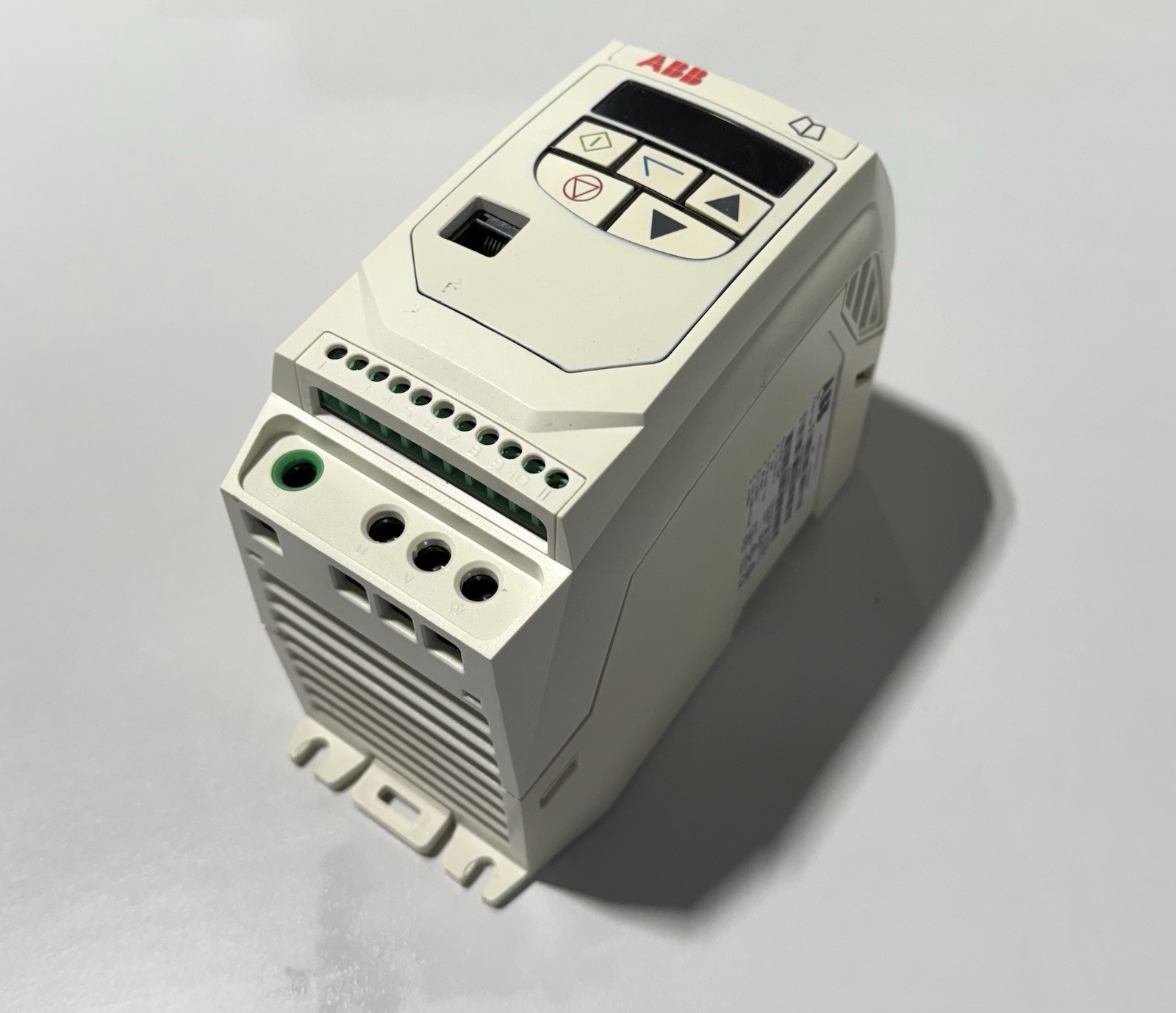 ABB ACS255-01U-02A3-1 Micro AC Drive 0.5 HP *GREAT CONDITION*