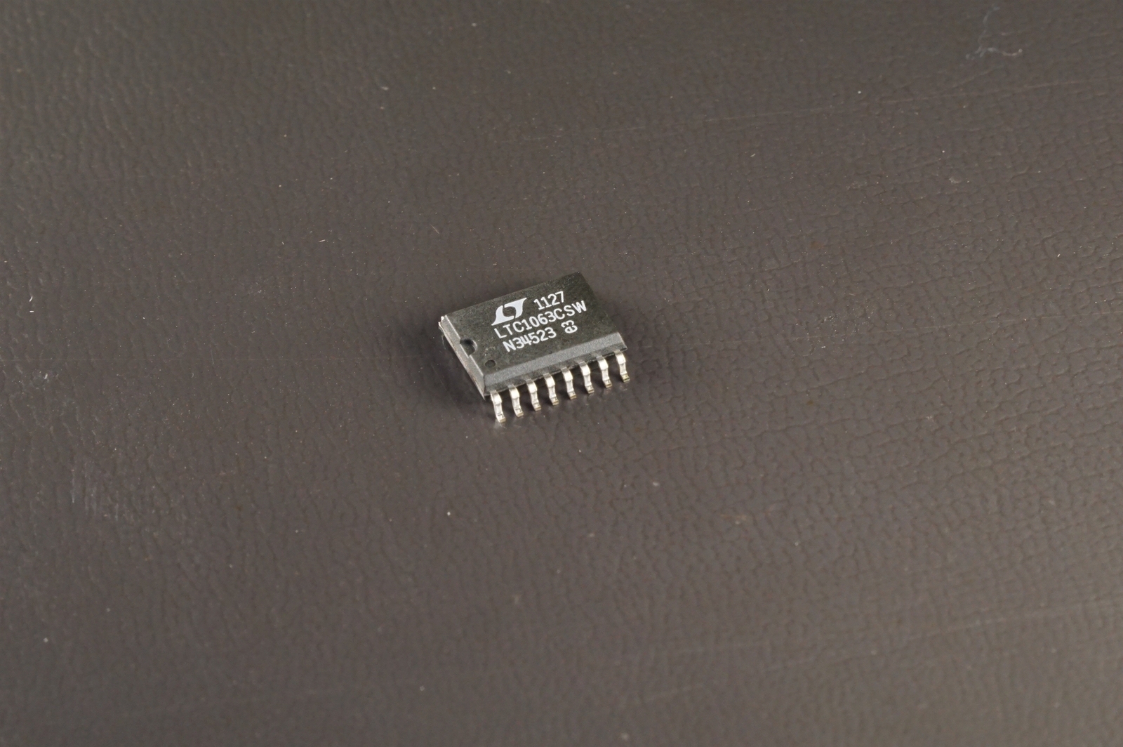 LTC1063CSW#PBF Linear Tech Lowpass Filter 5th Order Butterworth 50kHz 16-SOIC