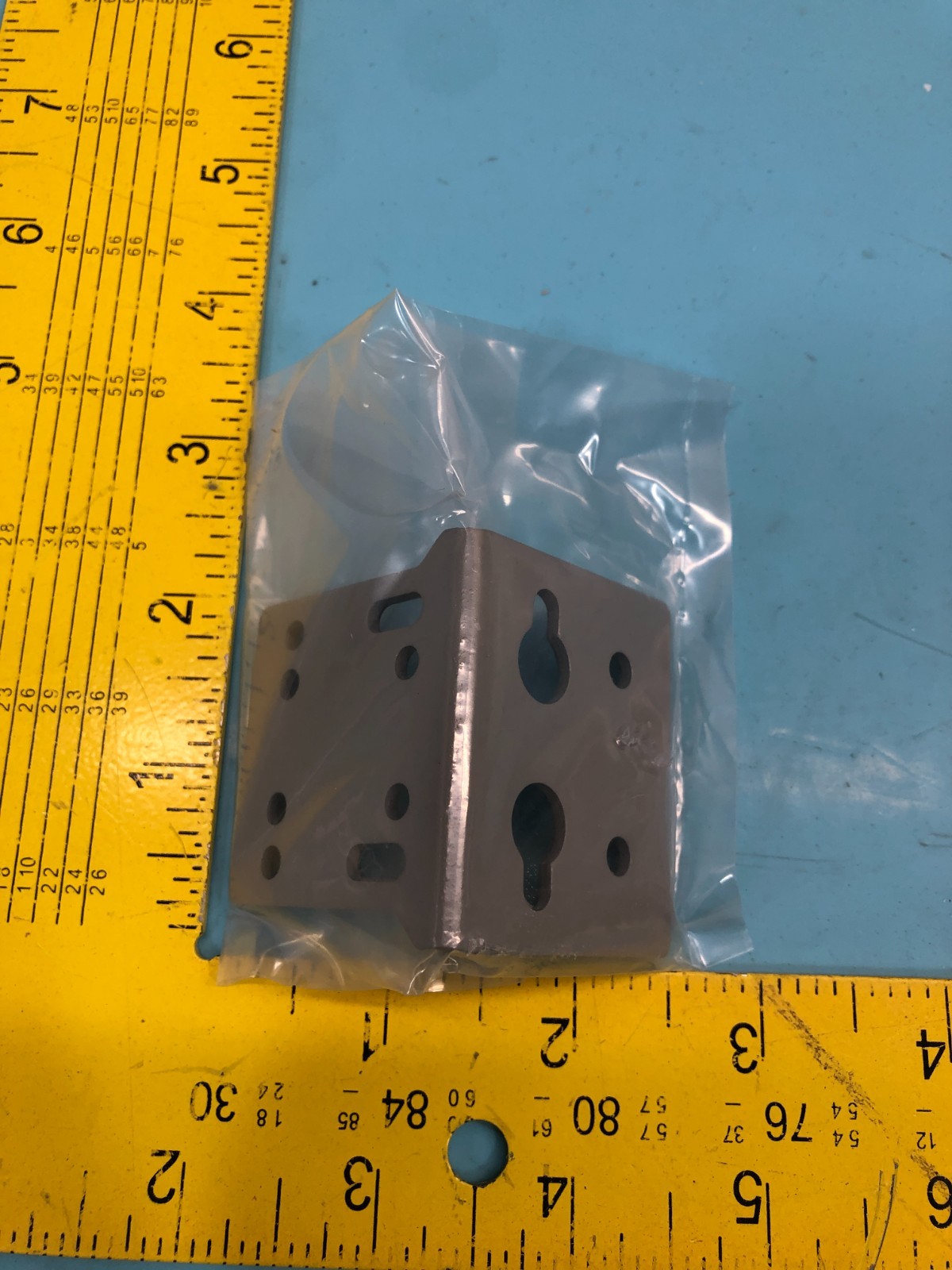 Allied Telesis AT-BRKT-J24 Wall Mount Kit, 990-000837-00, 195575