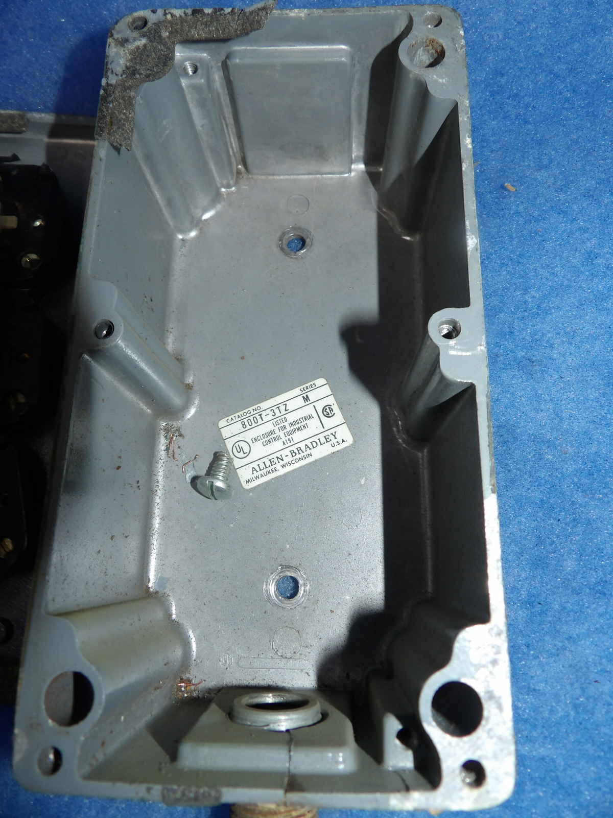 Allen Bradley 800T-3TZ Series M Pushbutton Enclosure Switch + 1 Year Warranty