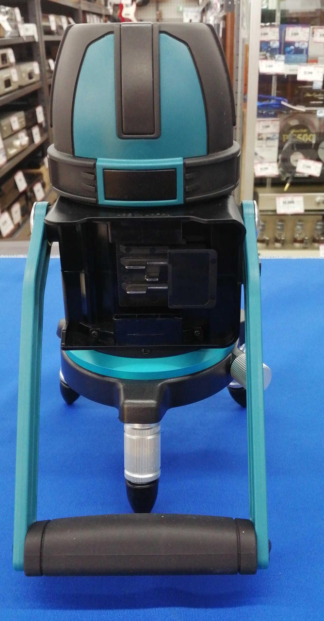 Makita SK312GDZN Cordless Laser Marker Indoor/Outdoor Leveling Tool