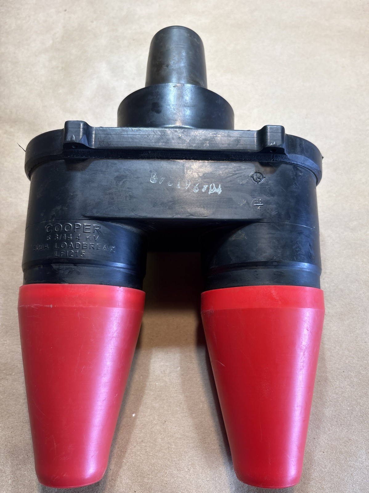 EATON COOPER 83/144KV LF 1215 Loadbreak Rotatable Feedthru Insert -CLEAN WORKS