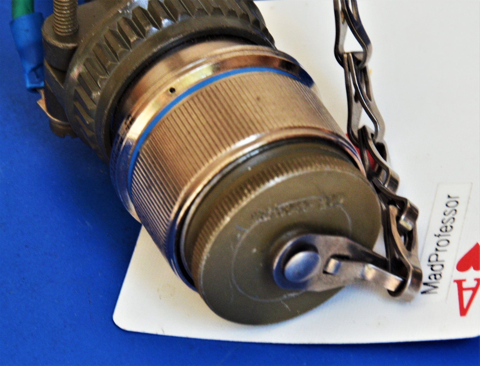 Amphenol MIL Spec 4-Pin Circular Connector Dust Cover Clamp MS3456620-4P Leviton