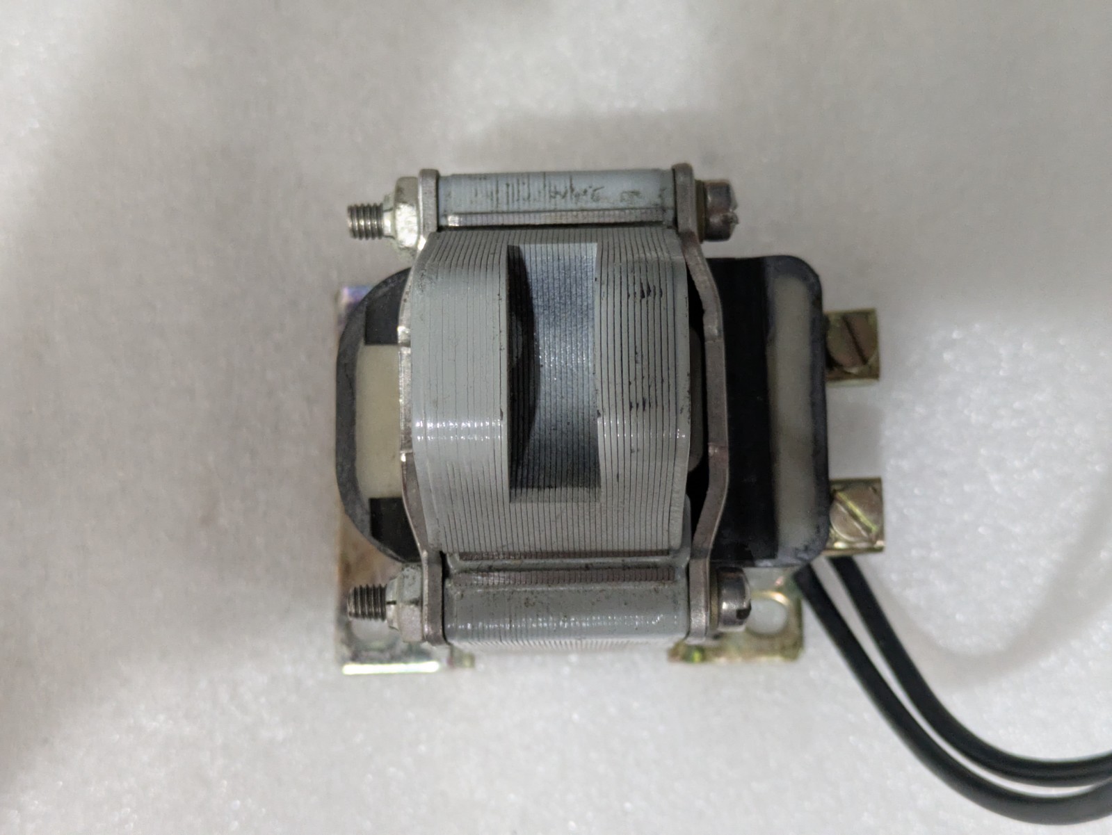 GENERAL ELECTRIC SOLENOID CR9500B102A3A CR9500 115V (BOX OF 1)60HZ 600VOLTS