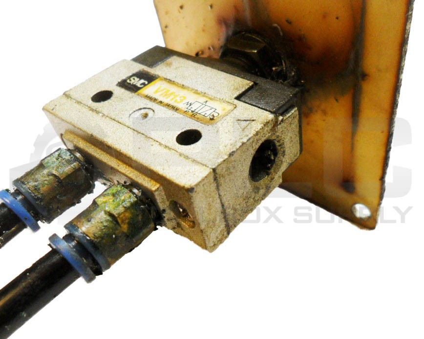 SMC VM13 PNEUMATIC SWITCH VALVE