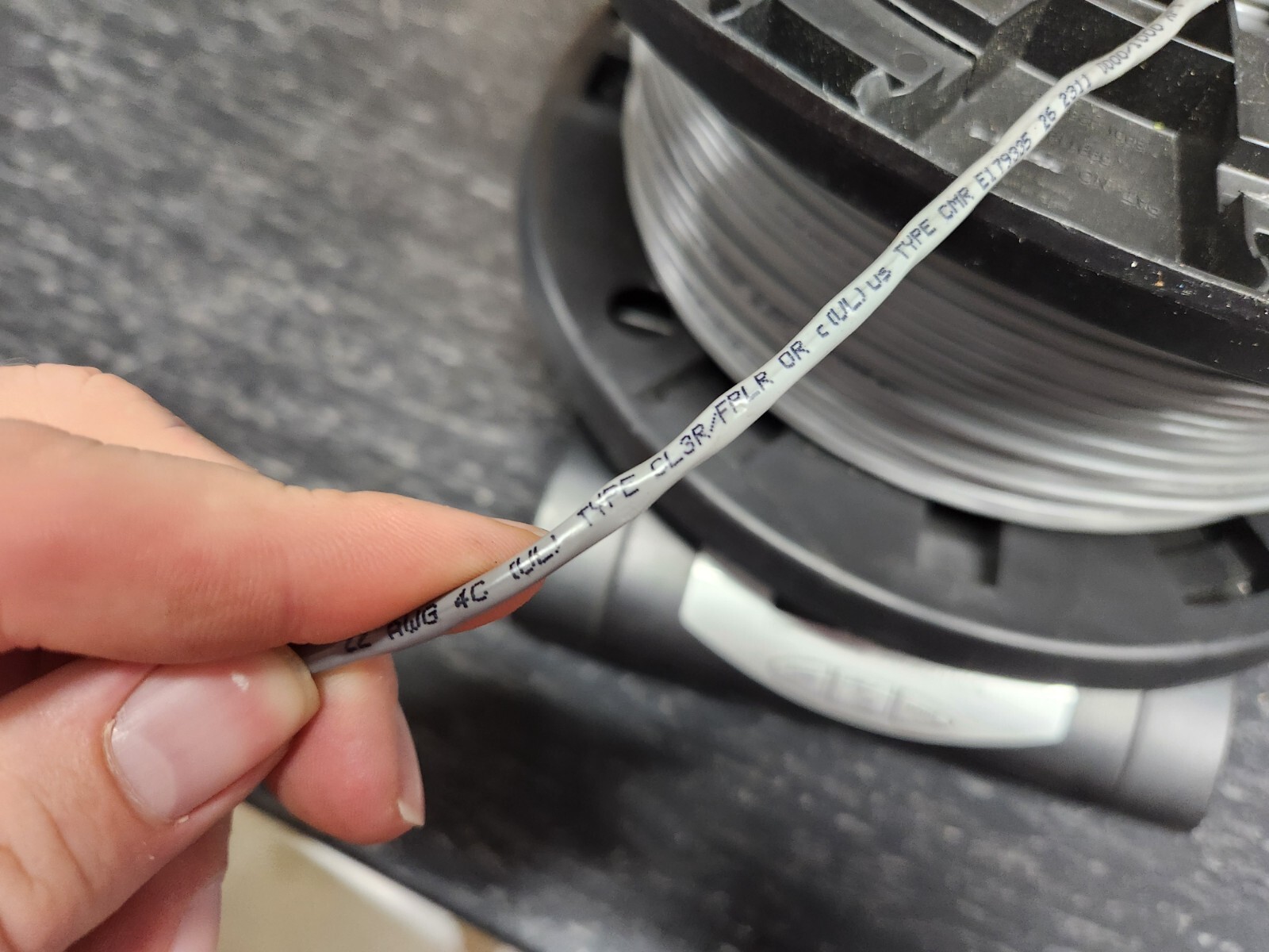 1000′ 22AWG/ 4C Stranded CMR Riser Rated Cable Copper Shielded Sound & Security