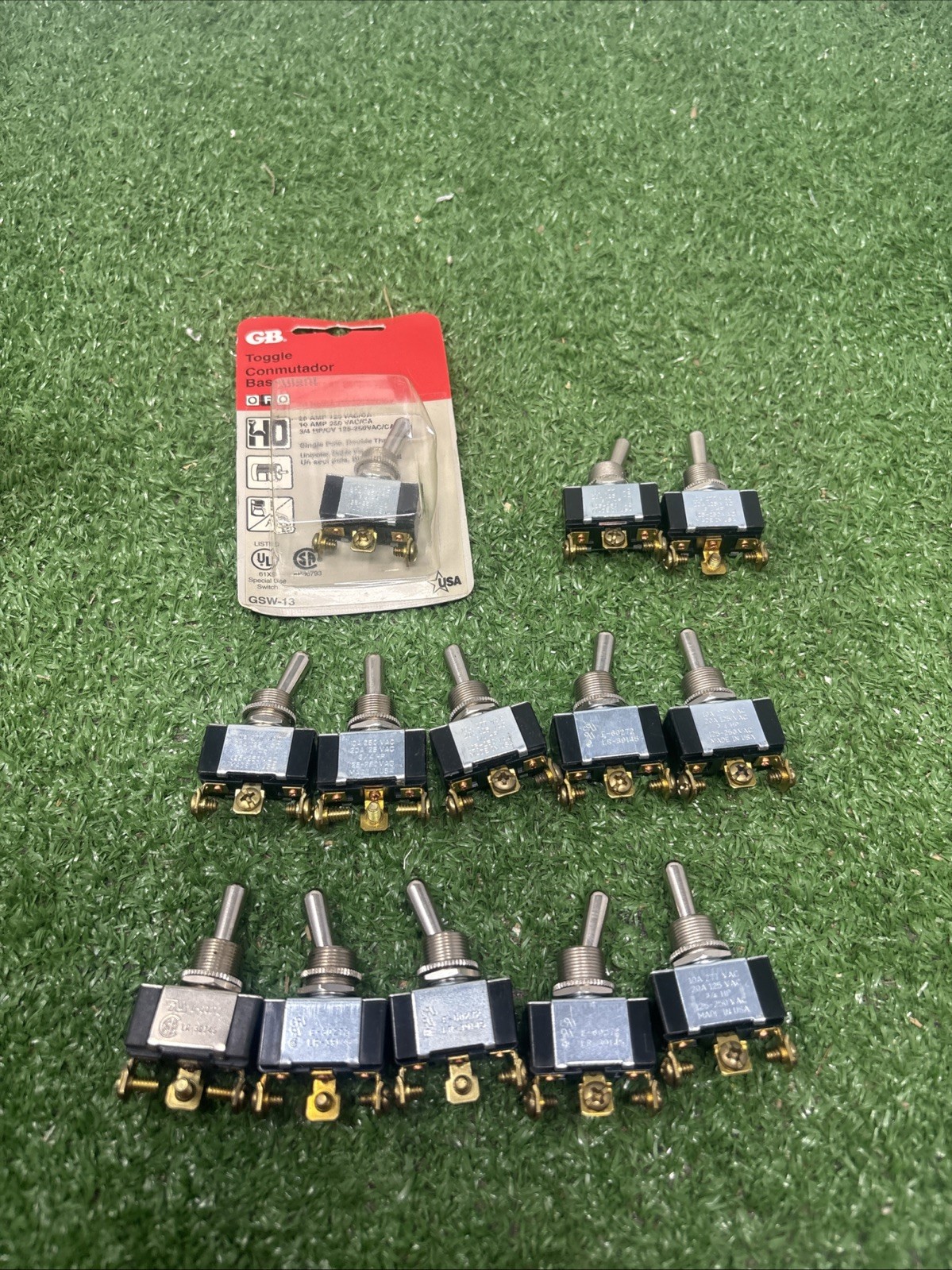 13 Gardner Bender GSW-13, 125 to 250 VAC, 20 A, On/Off/On, Toggle Switch, 1pc