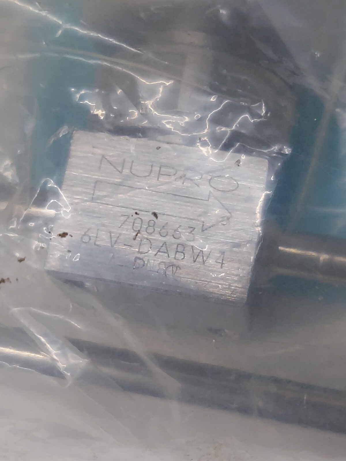 AMAT 0050-09385 WELDMENT MAINIFOLD 3 LINES AND NUPRO 6LV-DABW4 M118