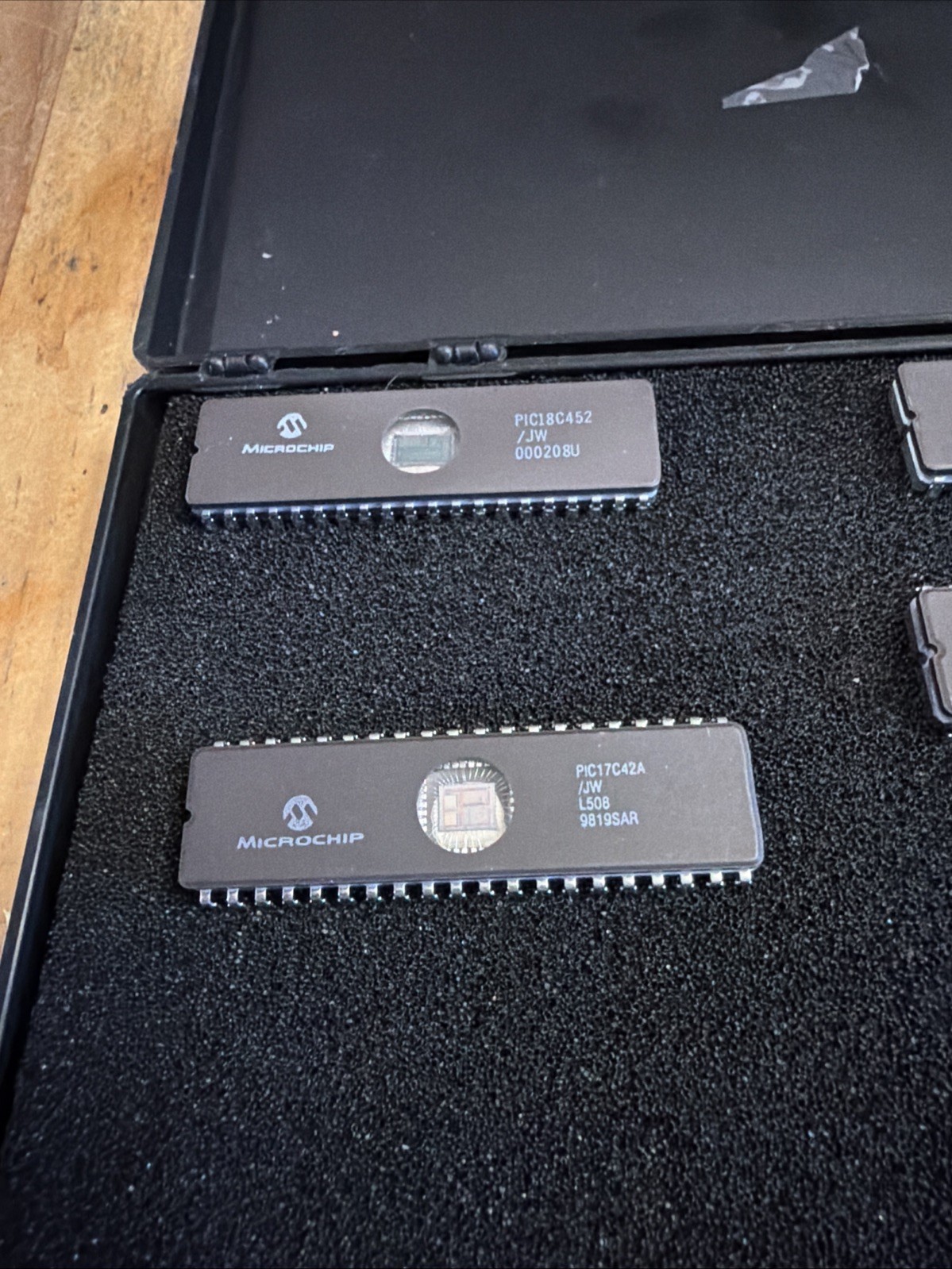 Microchip Lot Of 4 With Case See Pics
