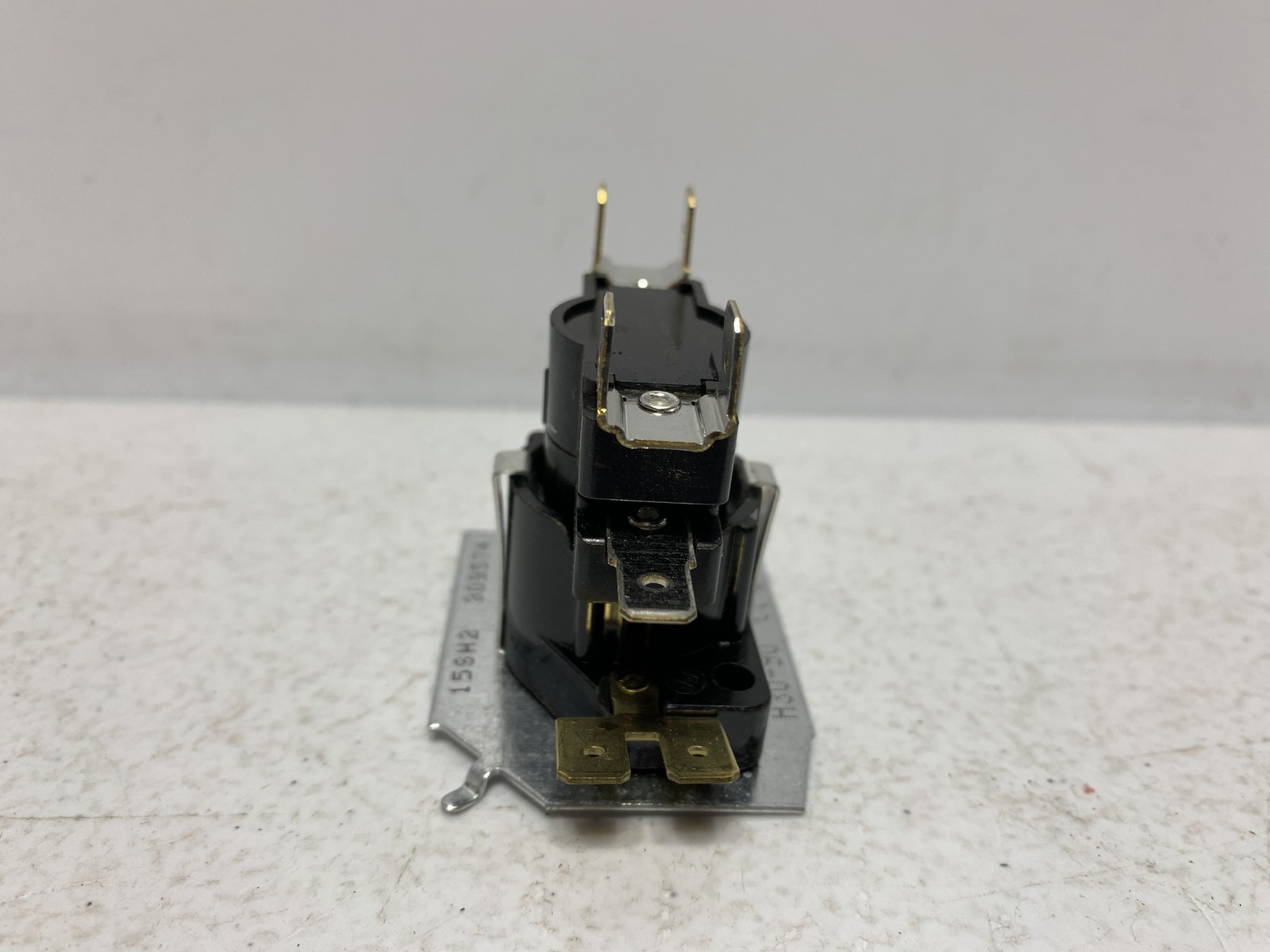 Emerson 24A34-4 Electrical Heat Sequencer 1 Timing 2 Switches