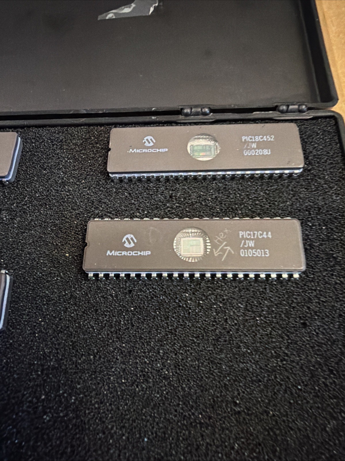 Microchip Lot Of 4 With Case See Pics