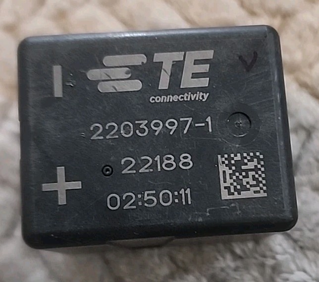 2203997-1 DC Contactor E TE Connectivity Automotive Aviation Contactor 4-pin