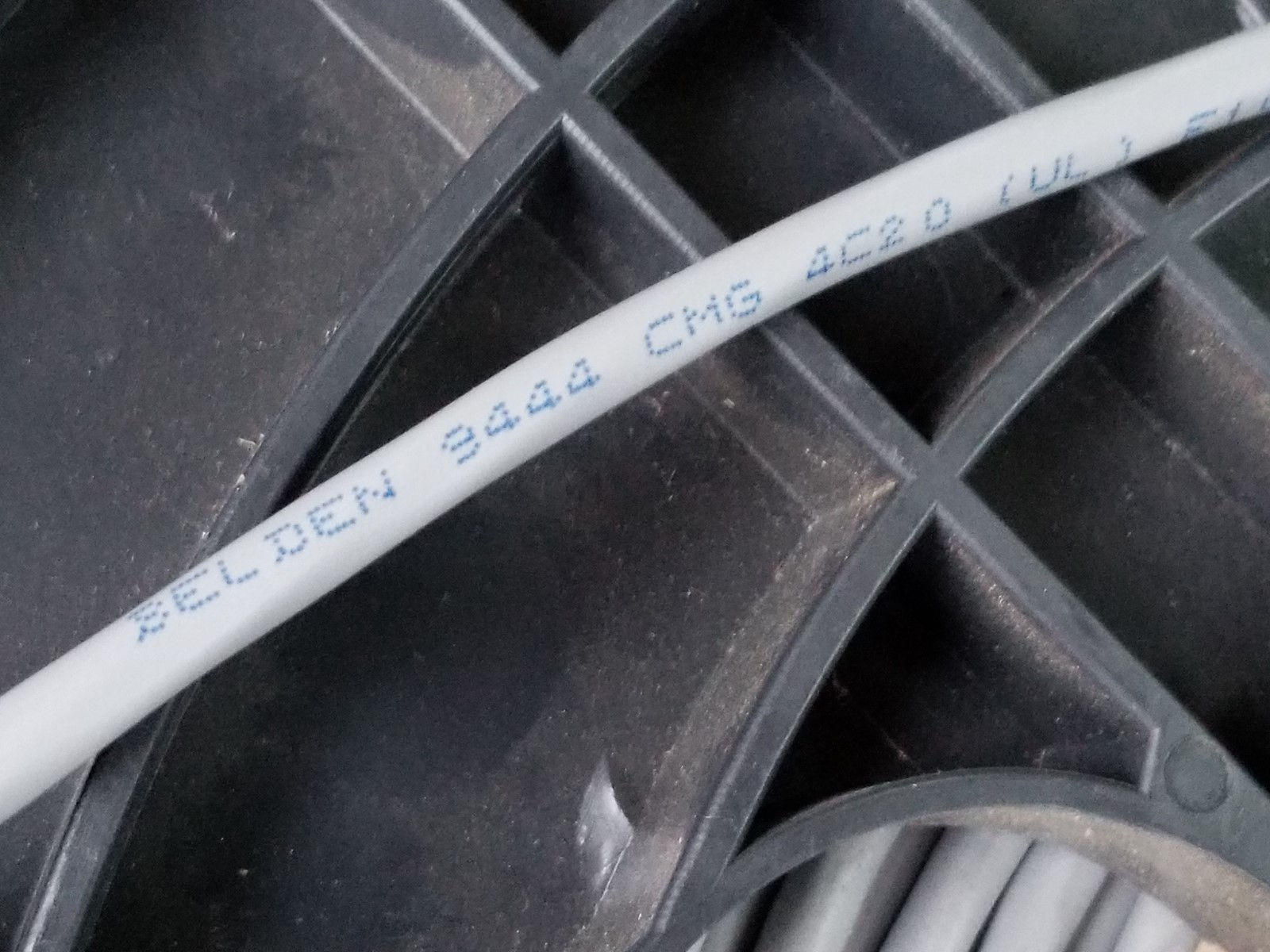 Belden 9444 20/4C Tinned Copper Audio/Control/Instrumentation Cable Gray /25ft