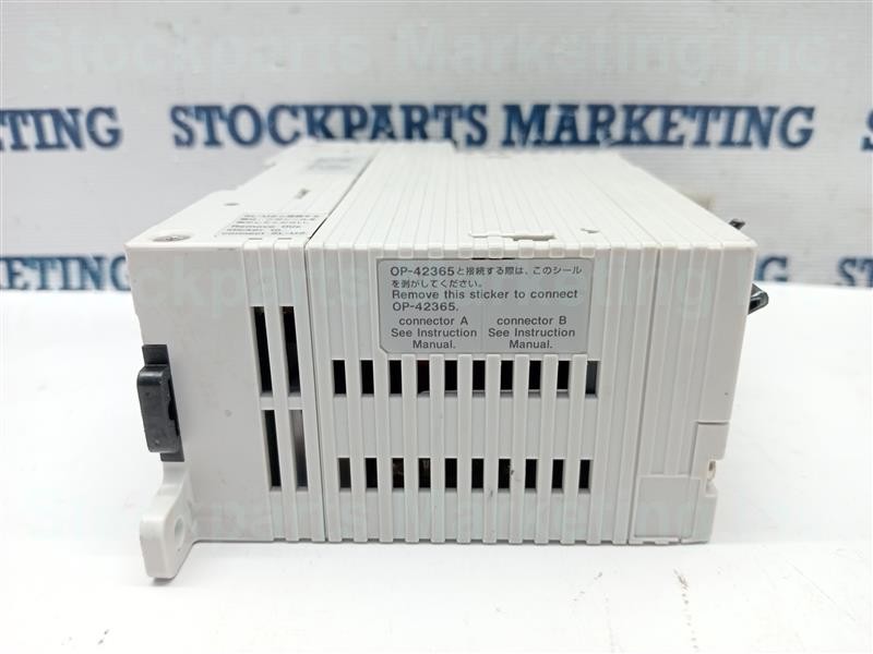 LOT 2pcs KEYENCE SL-R11 Safety Control Unit 24V DC Class2 150mA Fast Shipping!!