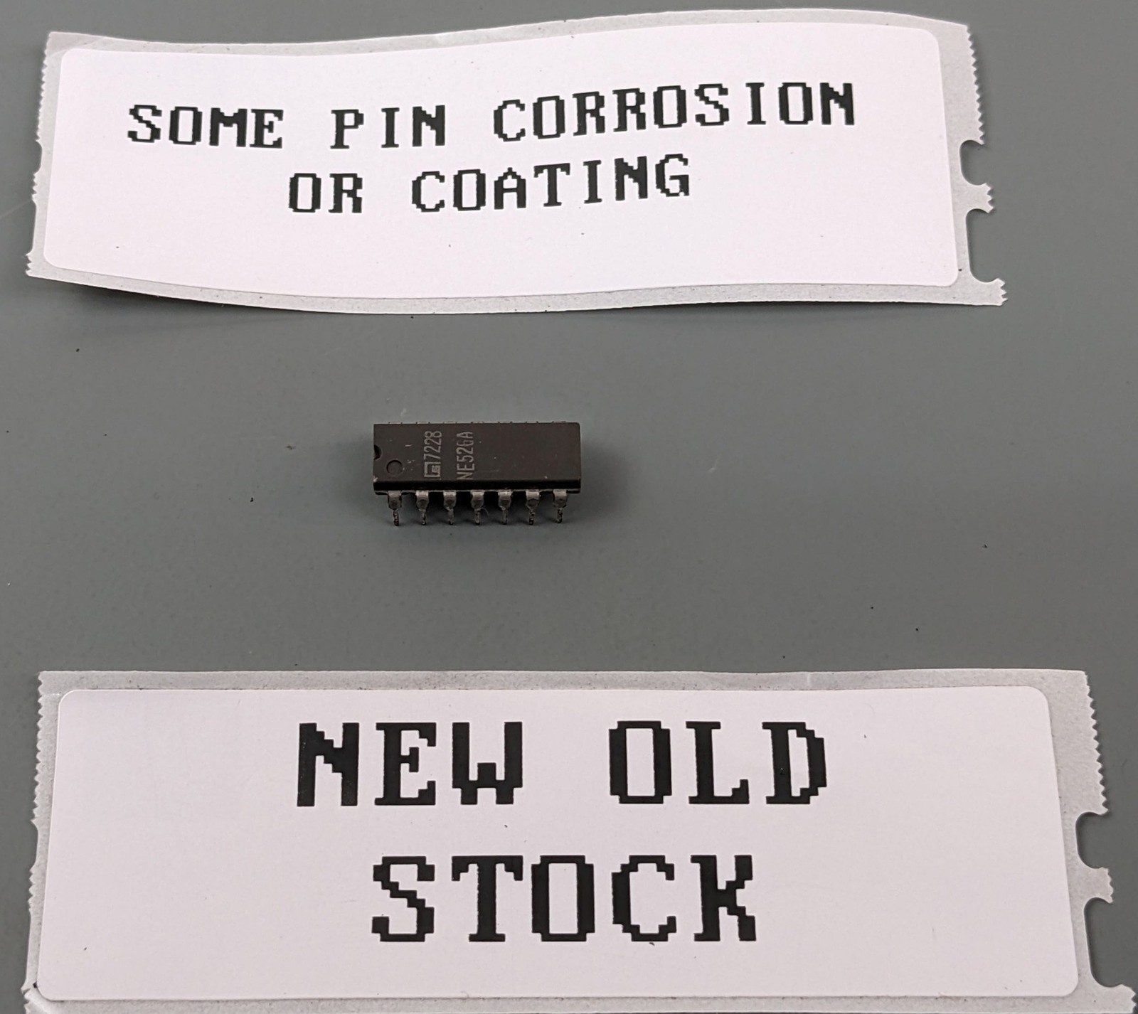 Signetics NE526A Analog Voltage Comparator IC