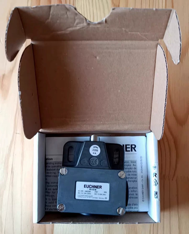 one EUCHNER N11D-M 086298 Safety Switch