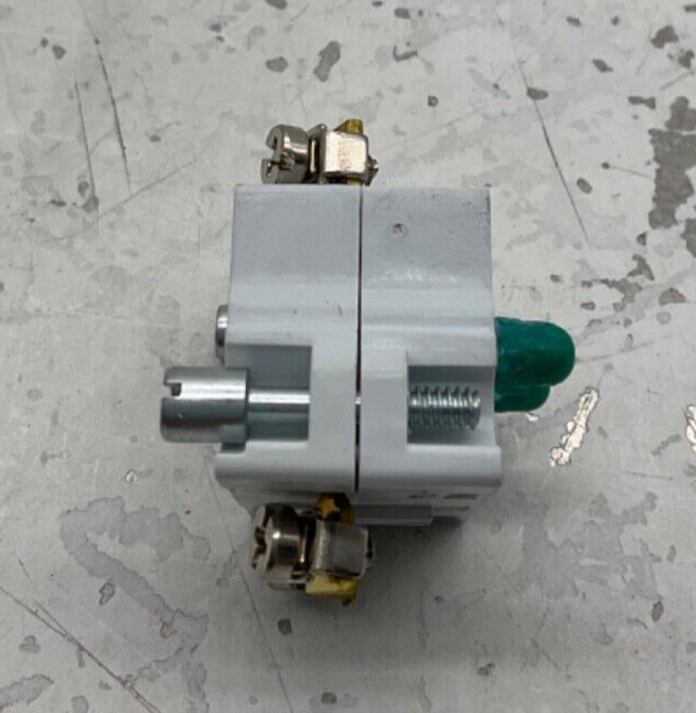 NEW EATON BT2 CONTACT BLOCK FOR PUSHBUTTONS AND SELECTOR SWITCH 2NO 10250T2