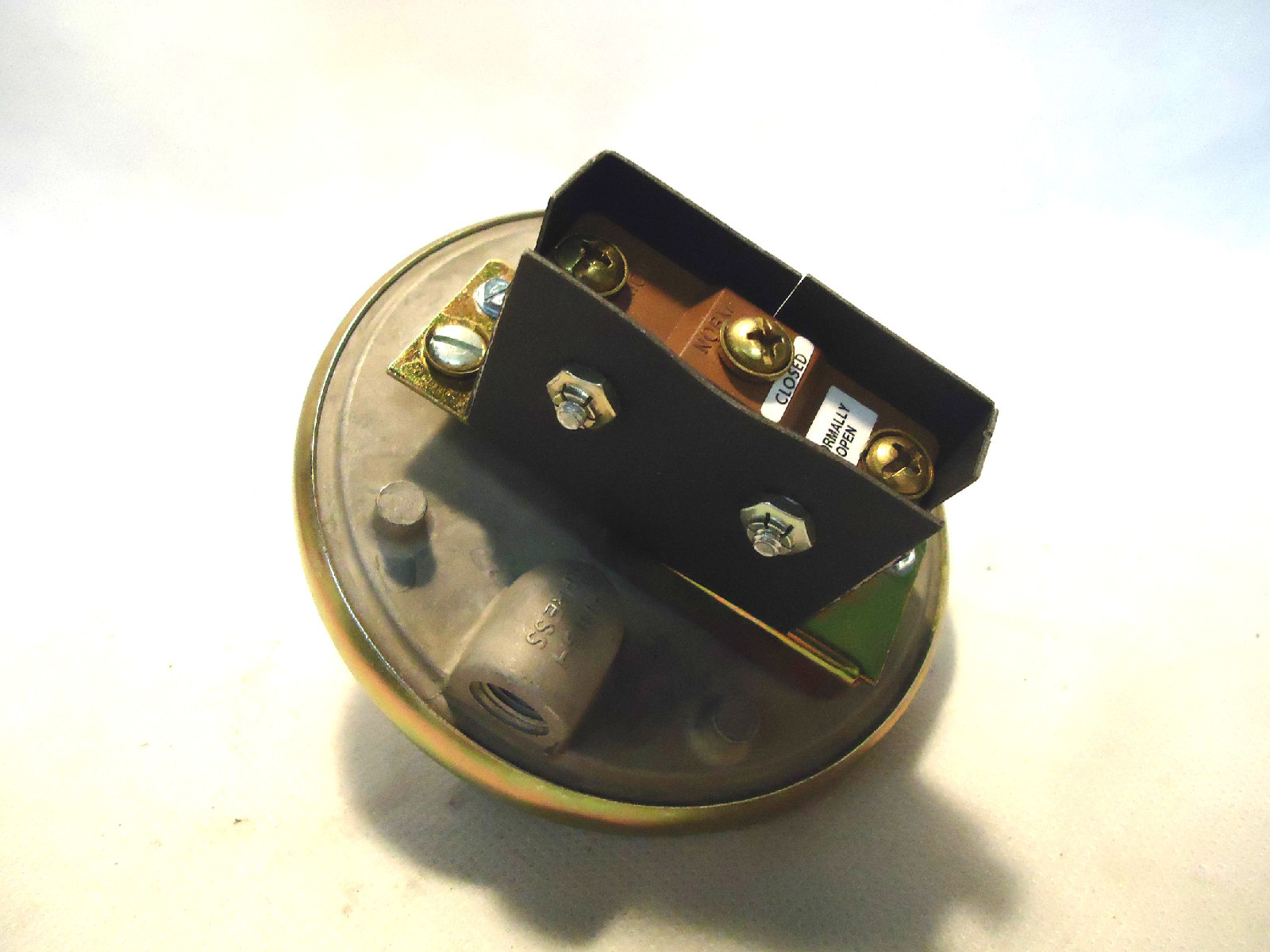 NEW IN BOX DWYER 1824-1-1-S PRESSURE SWITCH