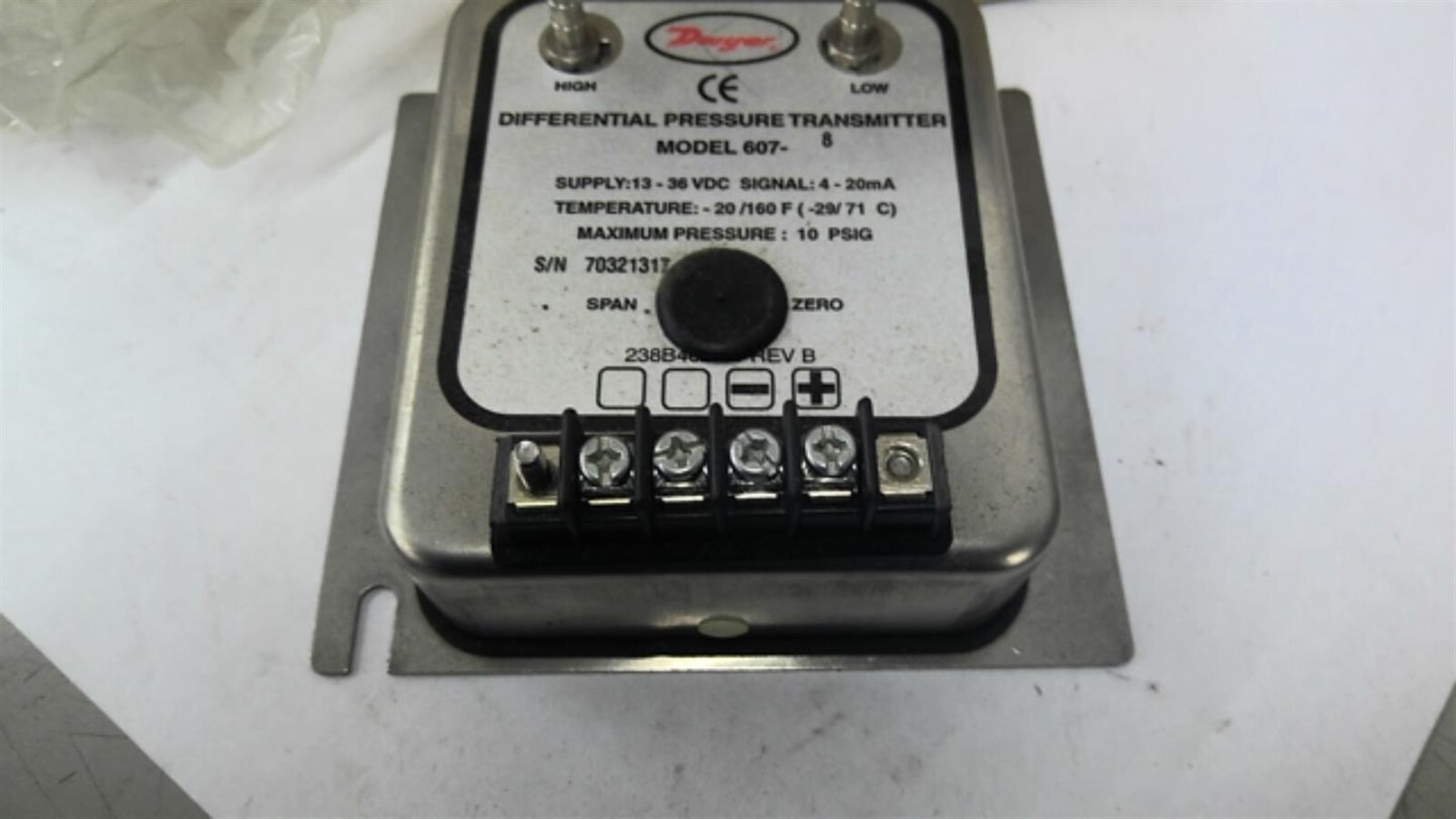 Dwyer 607-8 Differential Pressure Transmitter