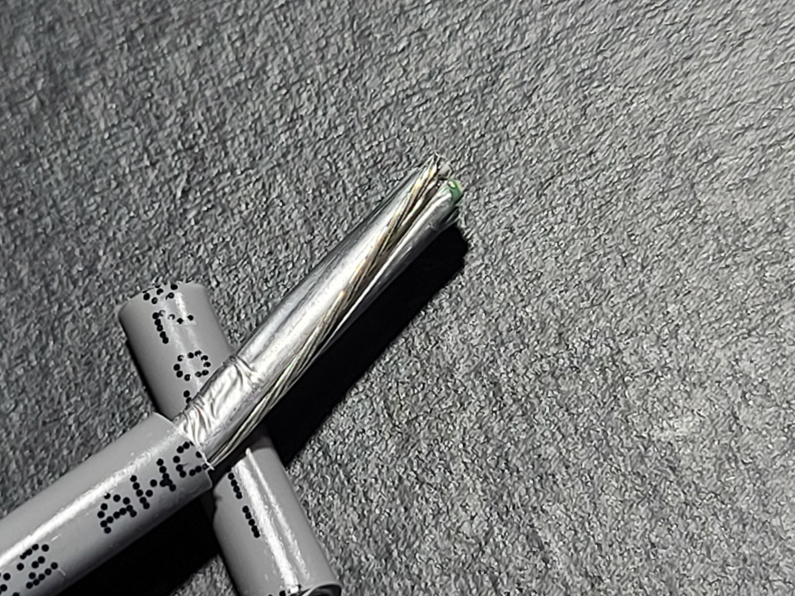 Carol C0762A 22/4C Shielded Computer/Communications/Control Cable CMR Gray /50ft