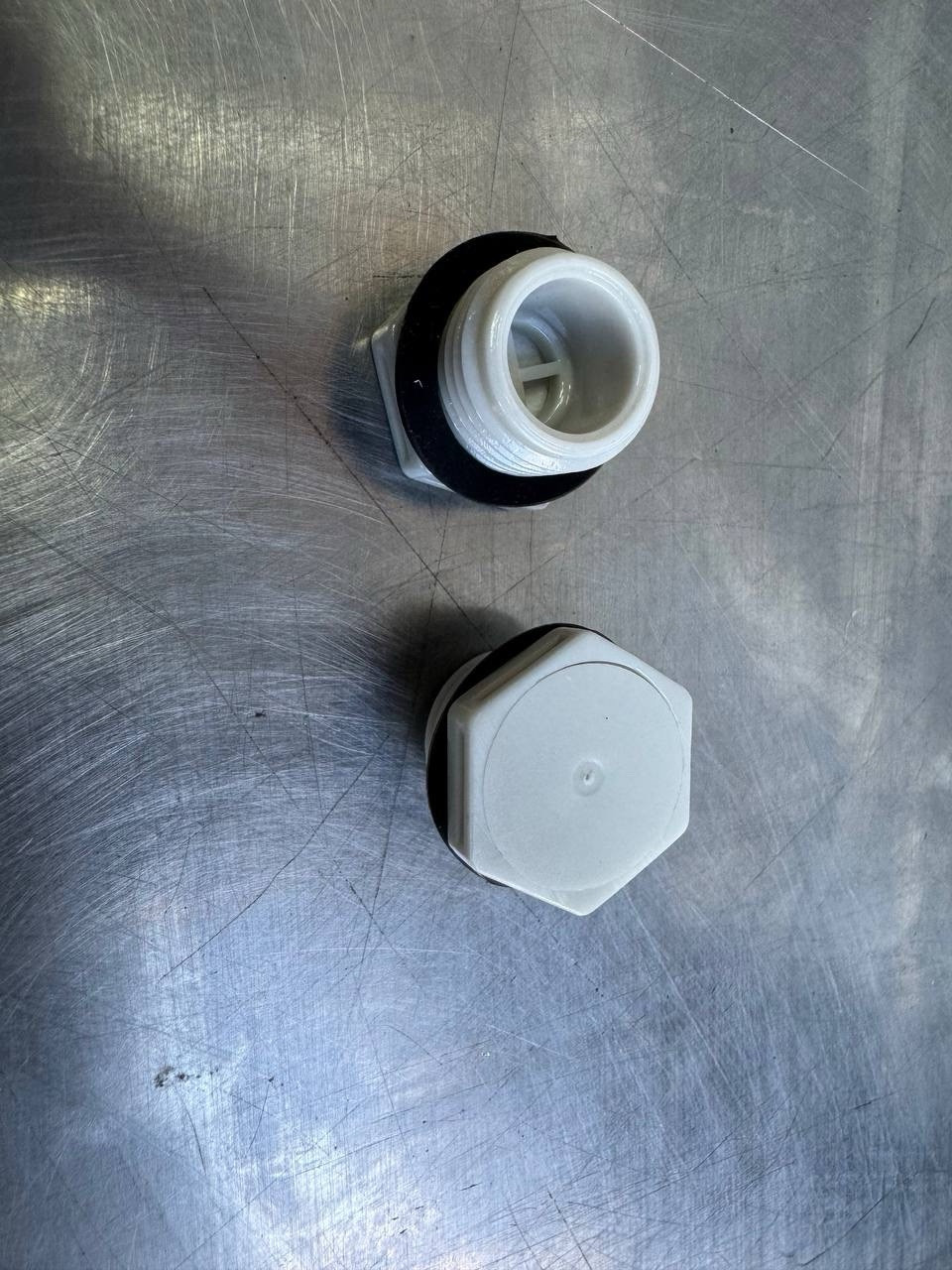 Lot of 2 Bags Milvent M16x1.5 Vent Plugs MIV-16 500 pcs/Bag (1000 Total) New