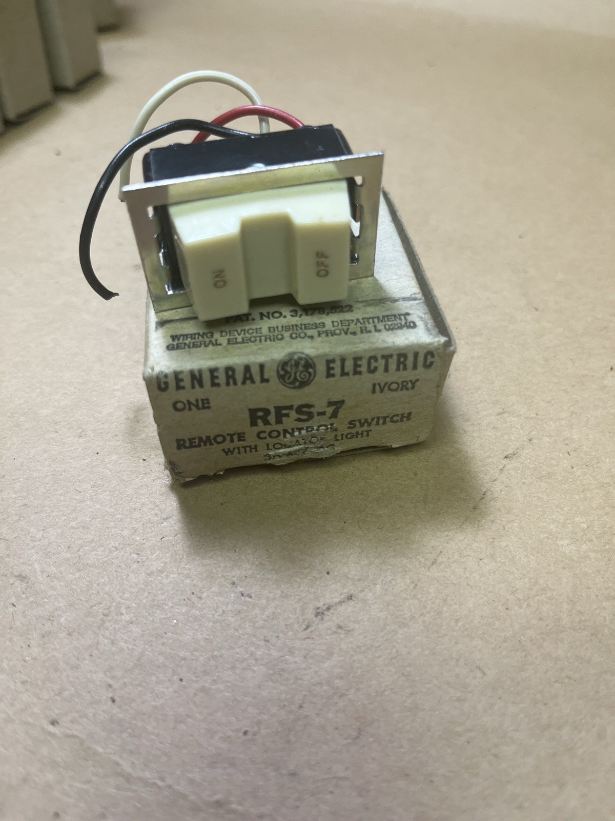 NOS GE General Electric RFS-7 Remote Control Switch w/ Locator Light