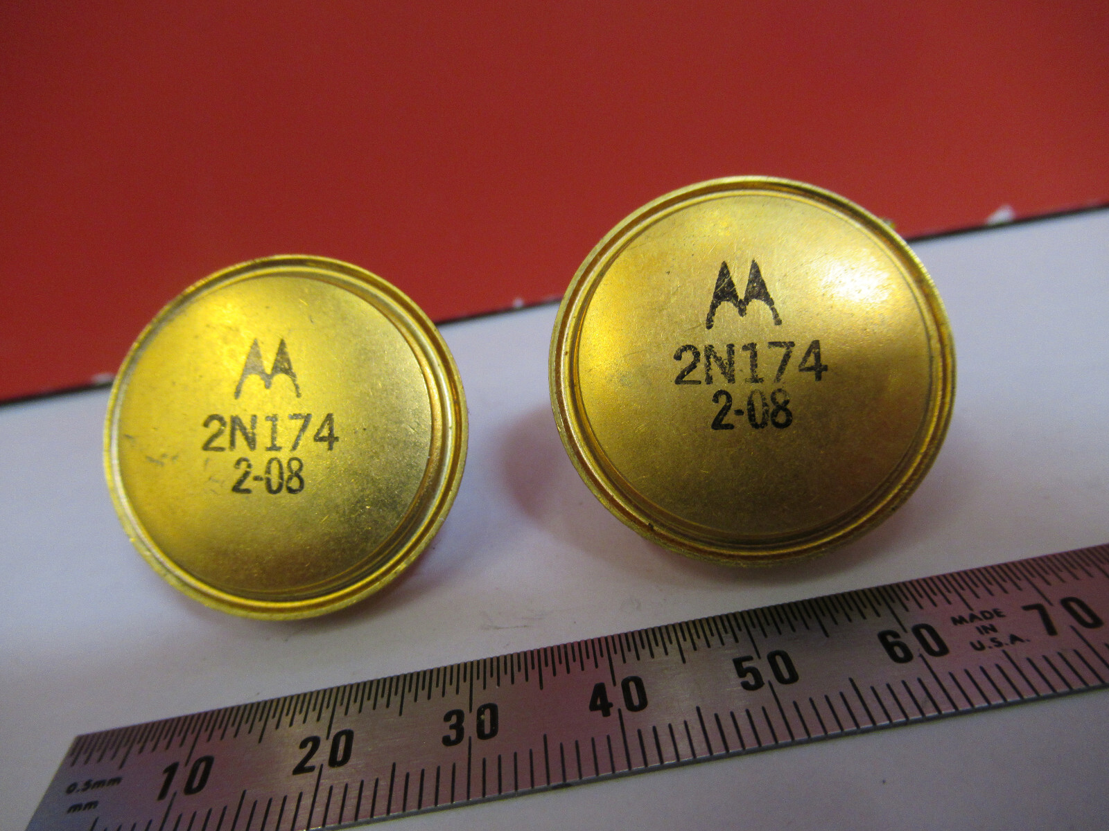 LOT 2ea MOTOROLA TRANSISTOR GERMANIUM 2N174 AS PICTURED X3-B-10