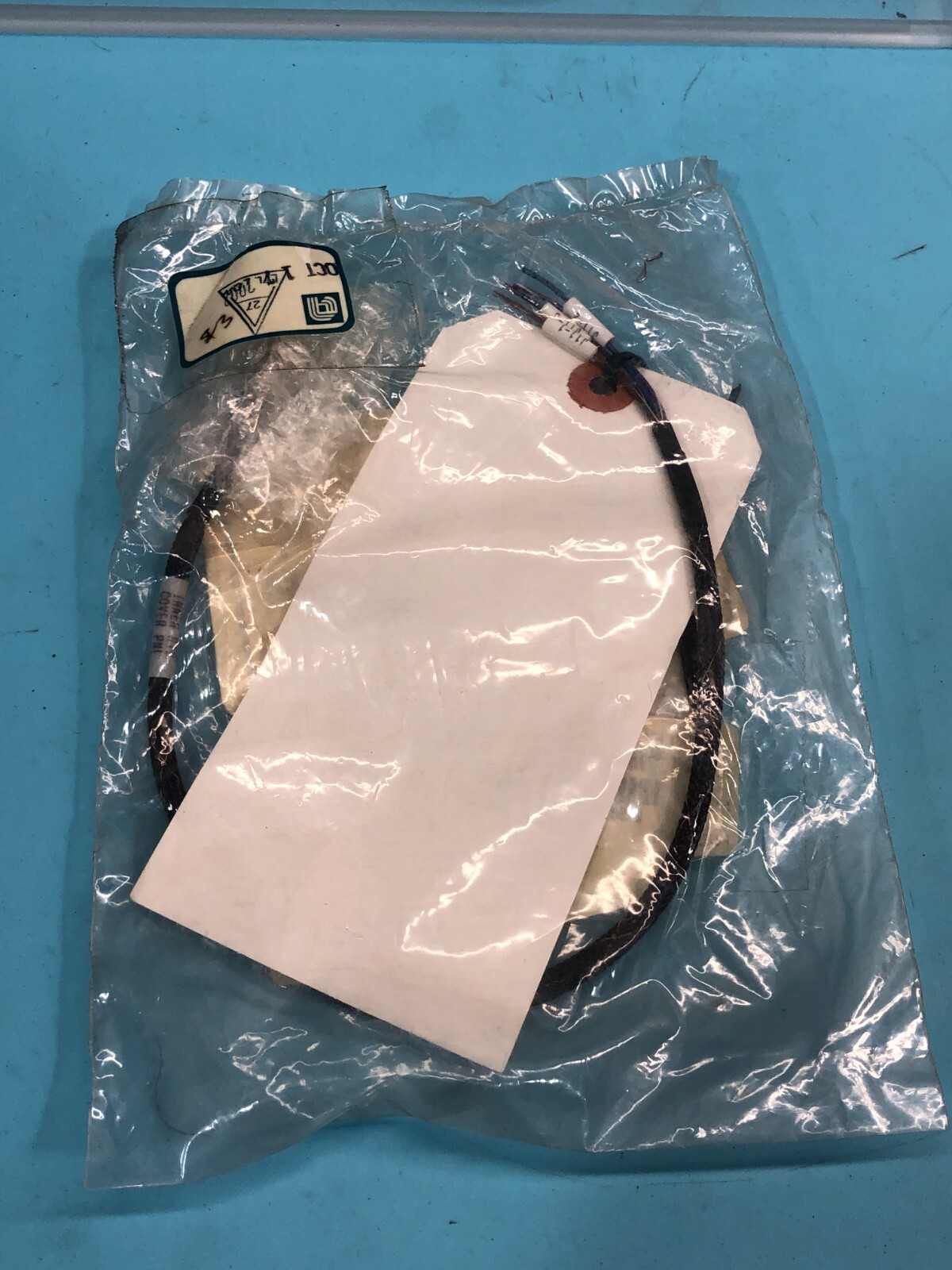 Applied Materials AMAT 0150-37185 CABLE, INNER RTD, PCB ENCLOSURE, 186879