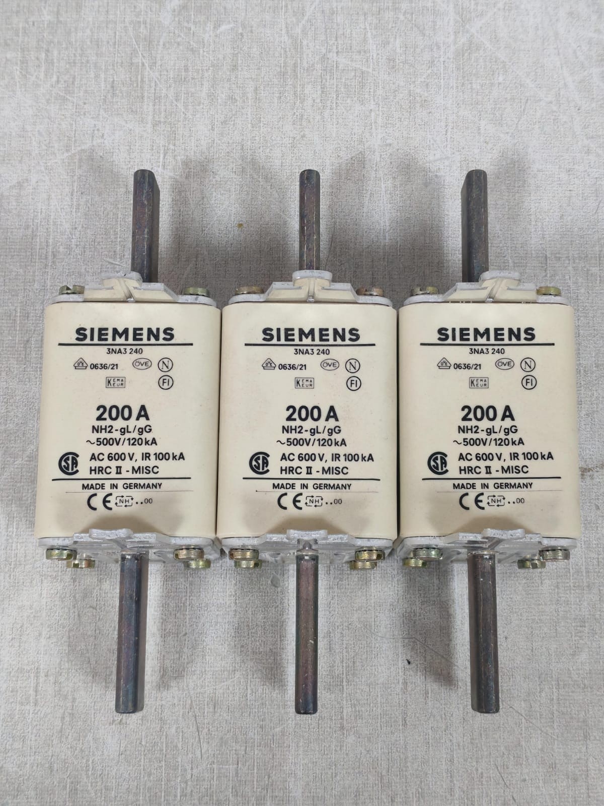 LOT 3PCS SIEMENS 3NA3240 LV-HRC-FUSE LINKS 200A