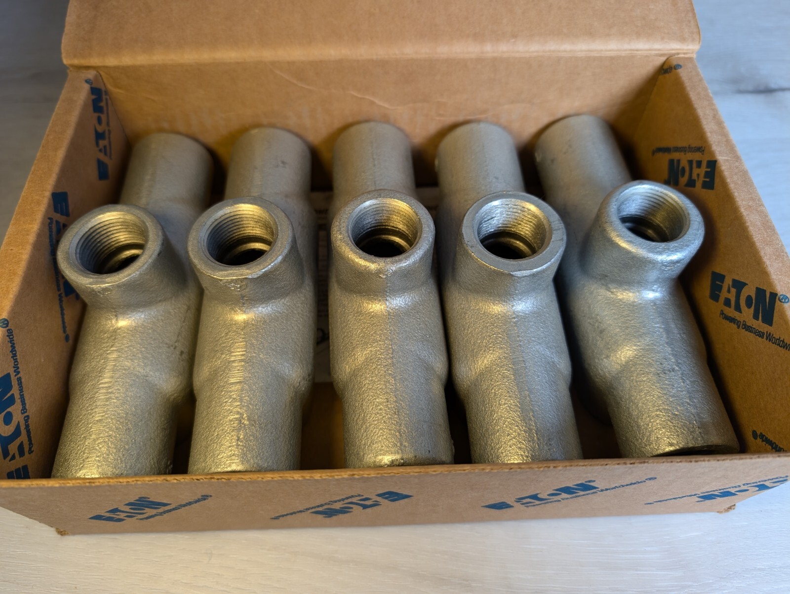 (Box of 5) Crouse-Hinds TB27 3/4″ Iron Form 7 Rigid Conduit Outlet Body NEW