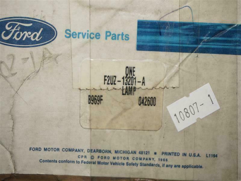 Ford F2UZ-13201-A F2UZ13201A Lamp Parking LH NEW NOB
