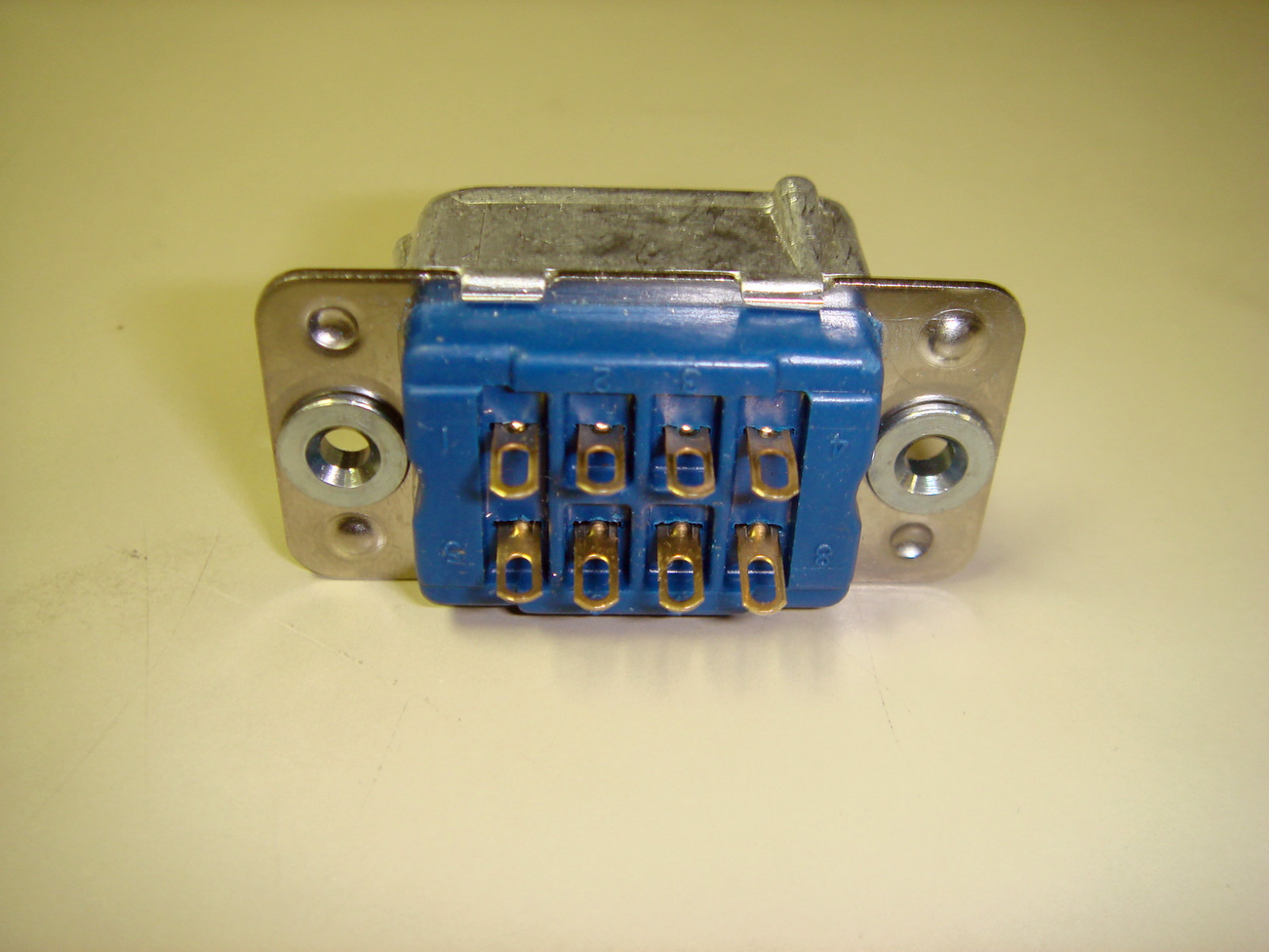 Cooper Interconnect 26-4201-8S Used, Pulled Rack & Panel Connector