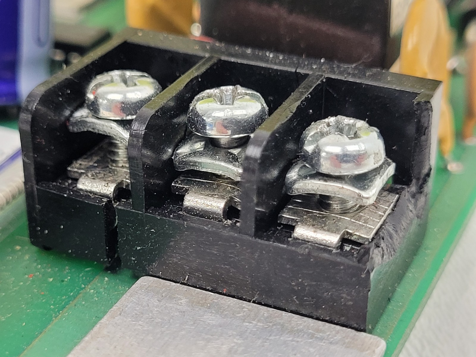 5198 Silent Knight Power Supply For 5207 – Next Day Option – Flaw