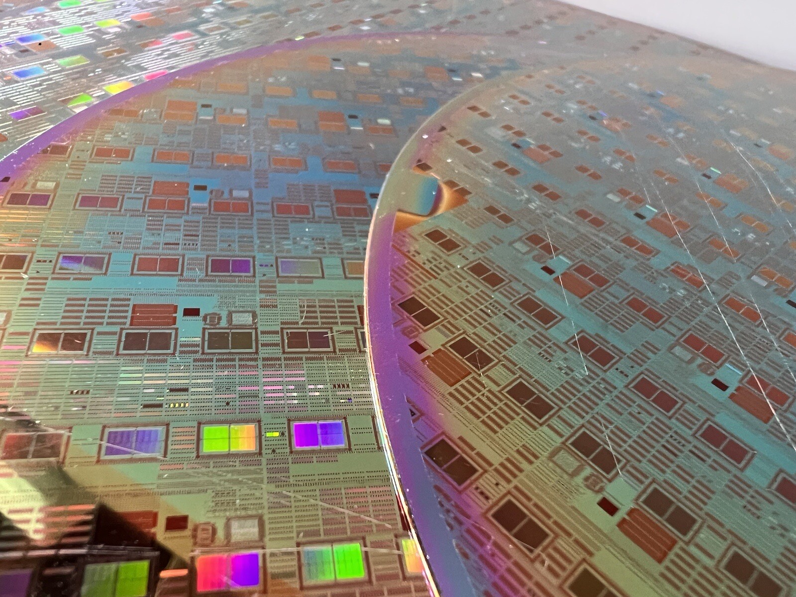 200 MM 8″ PATTERNED SILICON WAFERS, LOT OF 50