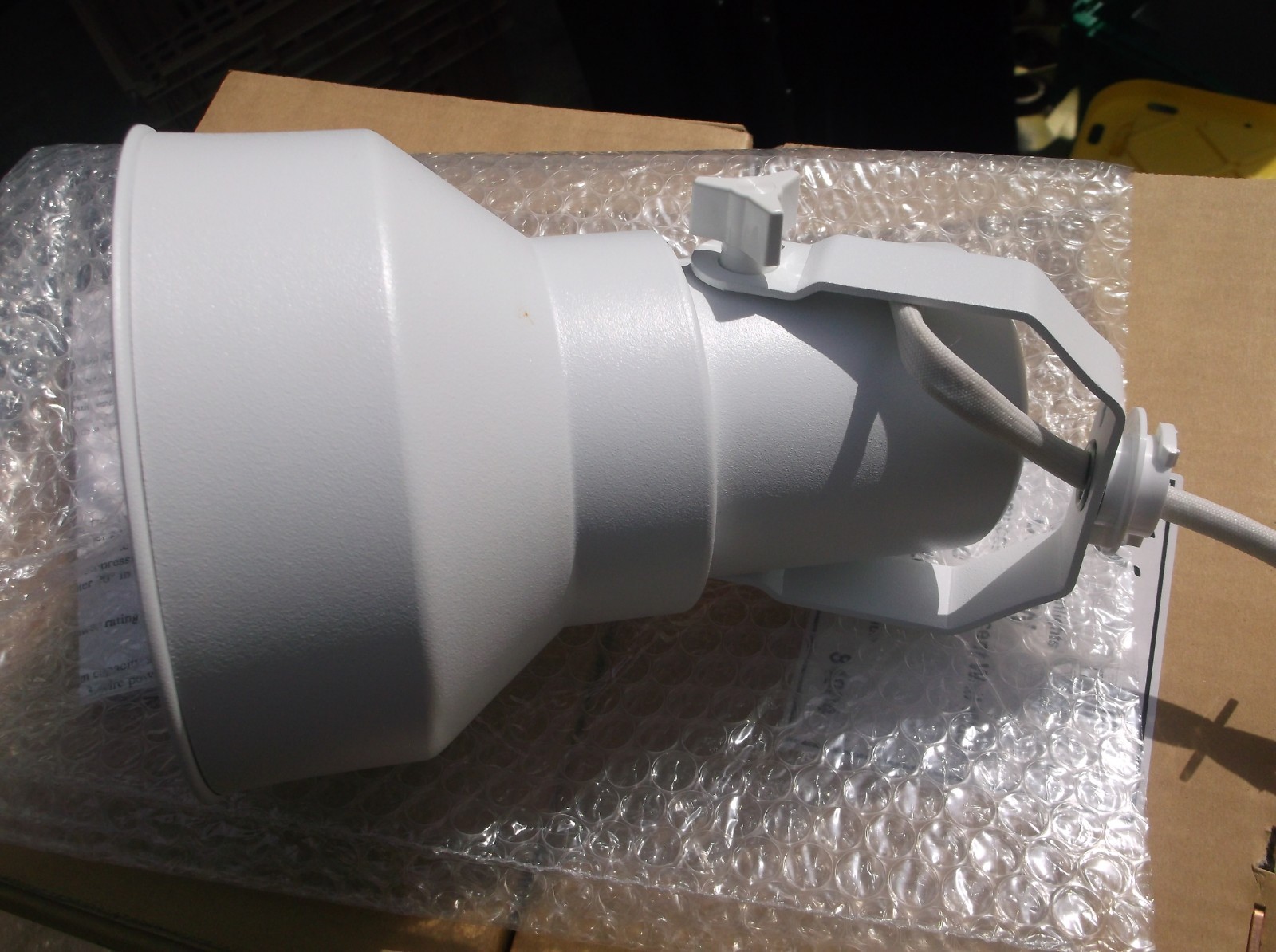 GBHF17W LSI Accent & Downlights Gimbal-HID-ED17 White Flood Lamp Fixture