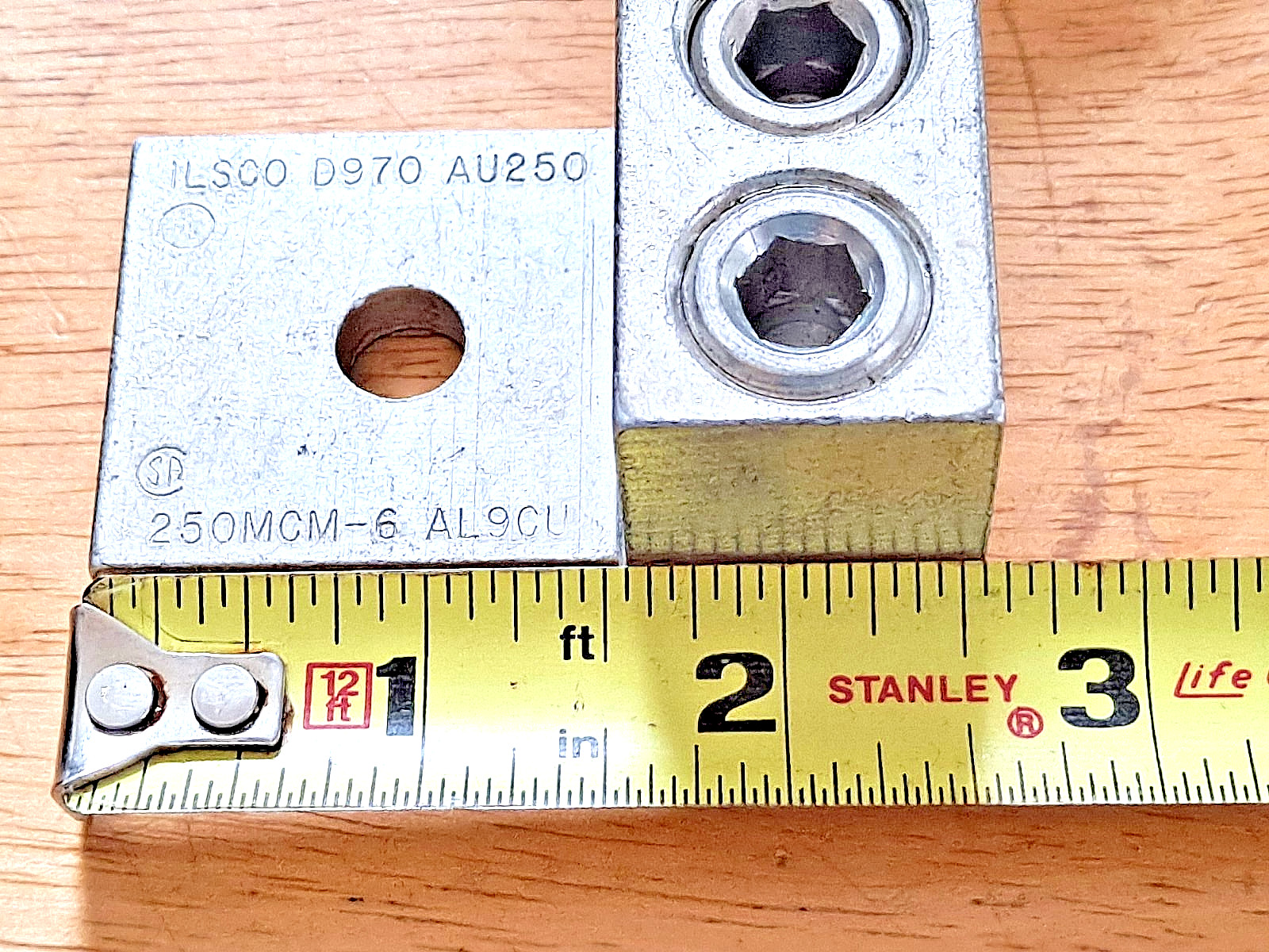 ILSCO D970 AU250 MECHANICAL LUG 250MCM-6 AL9CU NEW NOS FREE SHIPPING