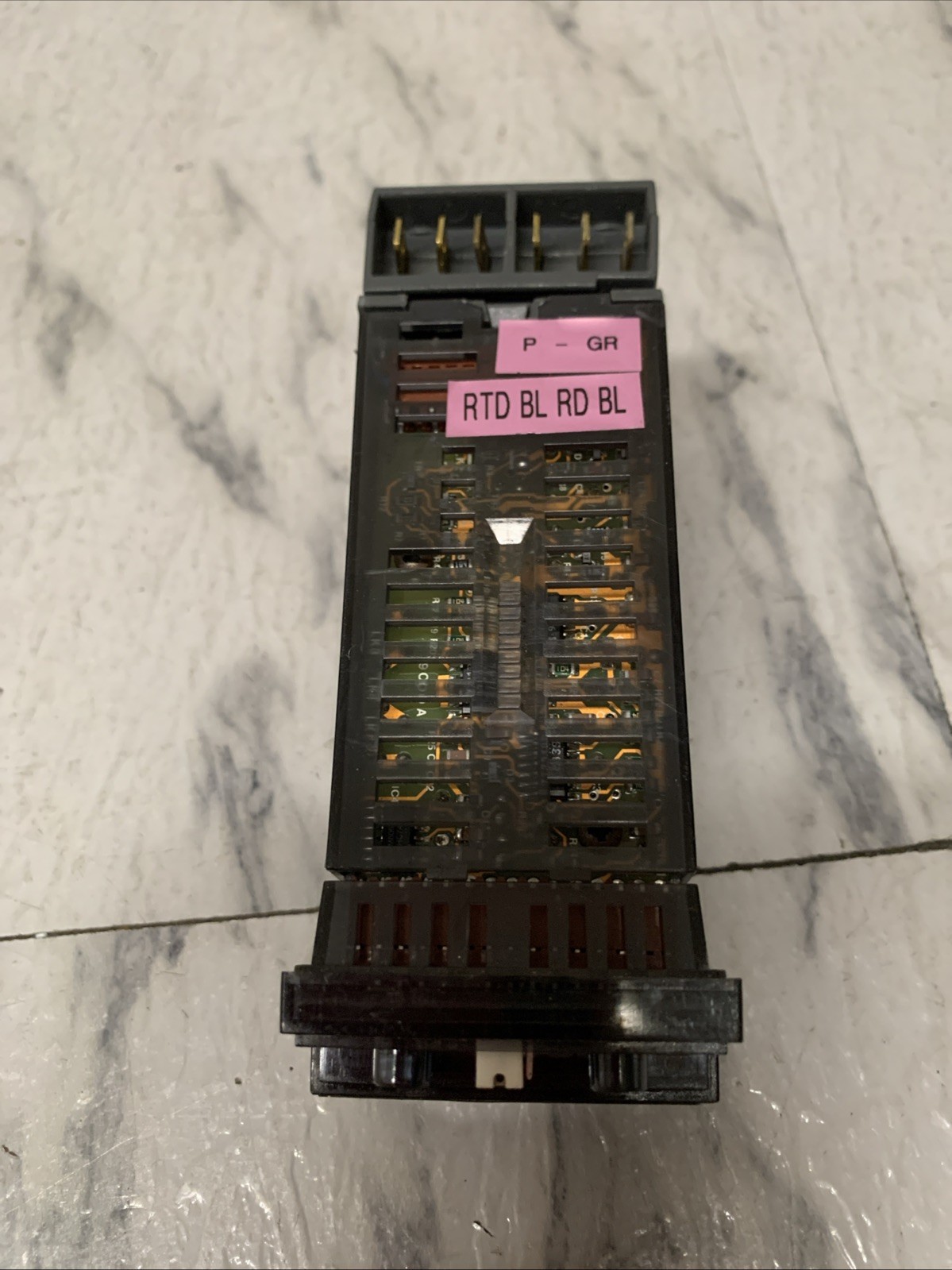 Omega Engineering, inc. CN9111 Temperature Controller CN9000A