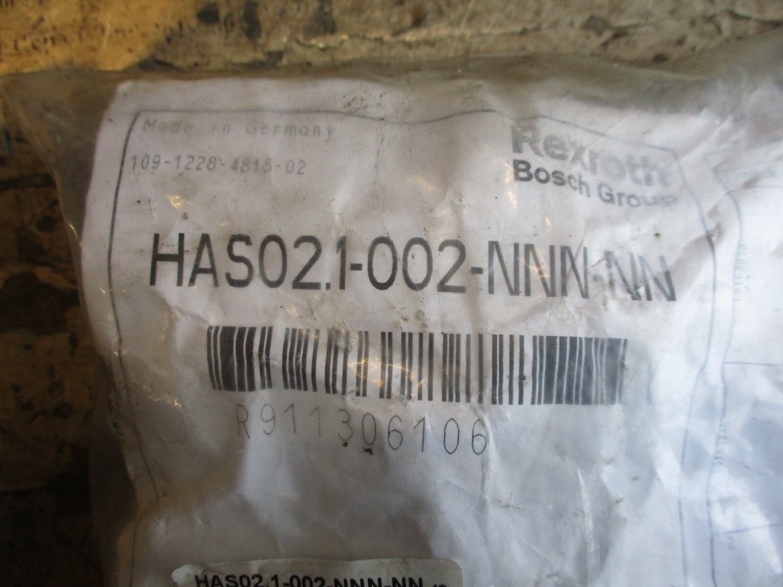 BOSCH Rexroth HAS02.1-002-NNN-NN Drive Connection, plate Cable Support Kit *NEW*